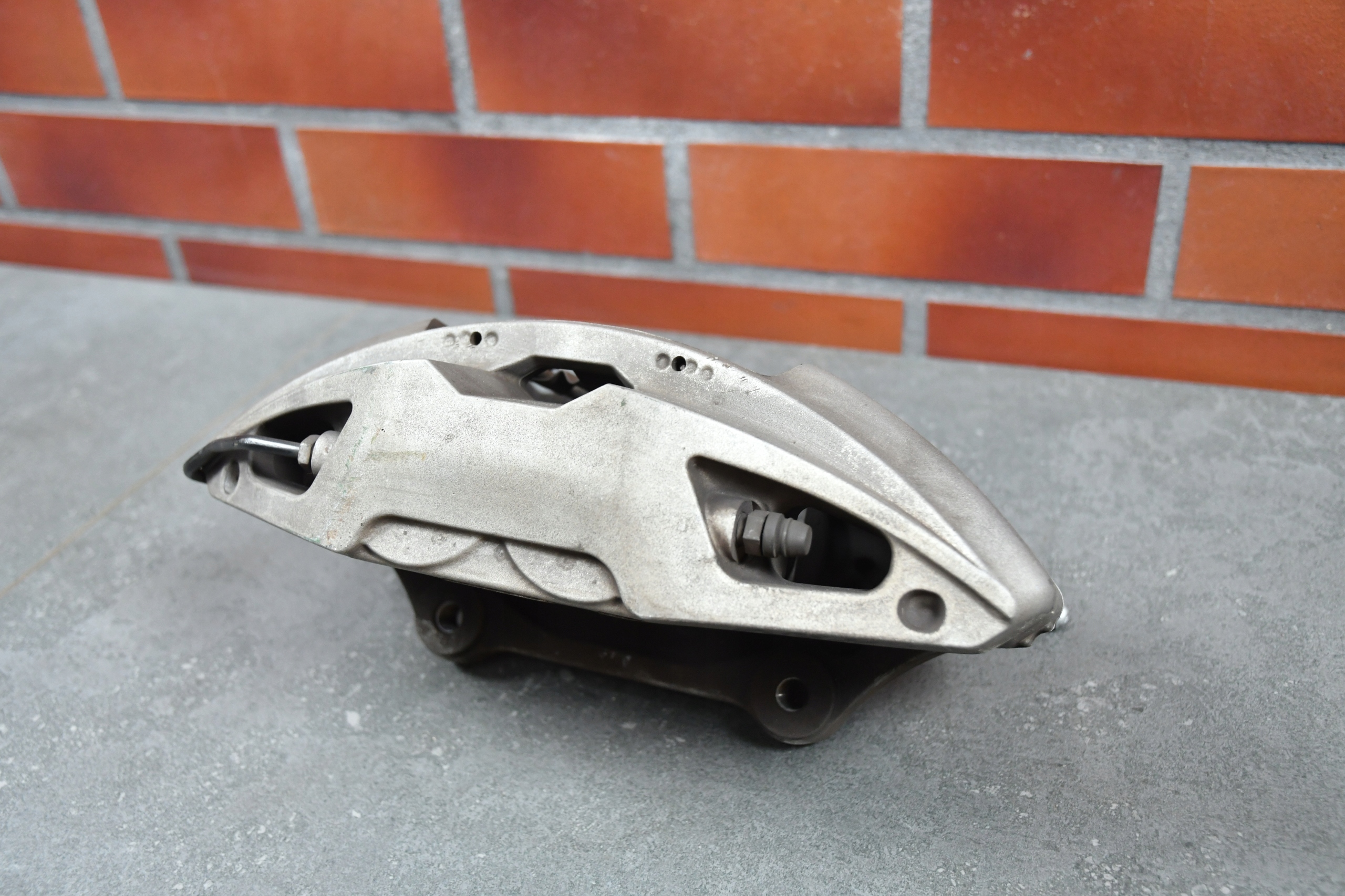 caliper pressure plate brake right front BMW 5 G60 G61 7 G70 348x36 grey