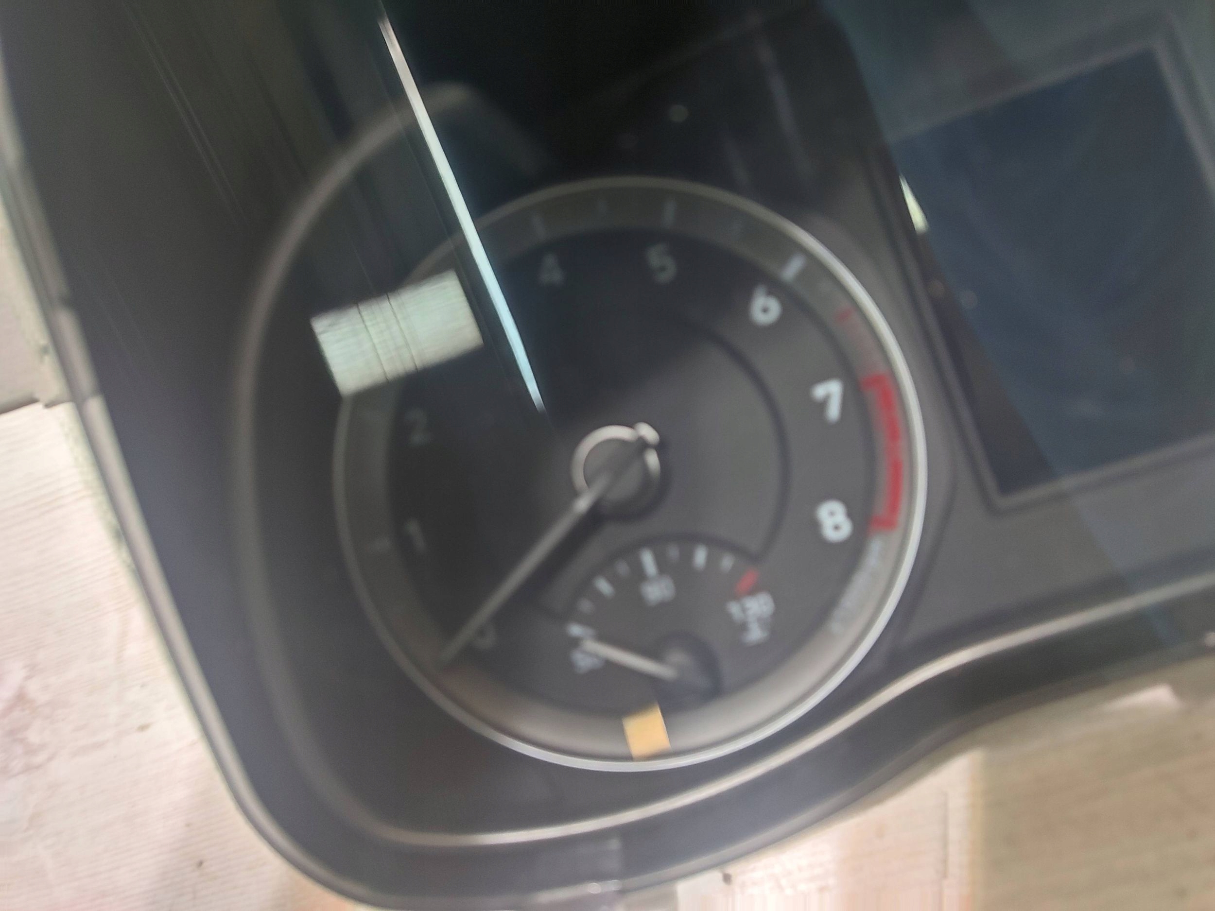 Hyundai Kona and 2018 dials clock