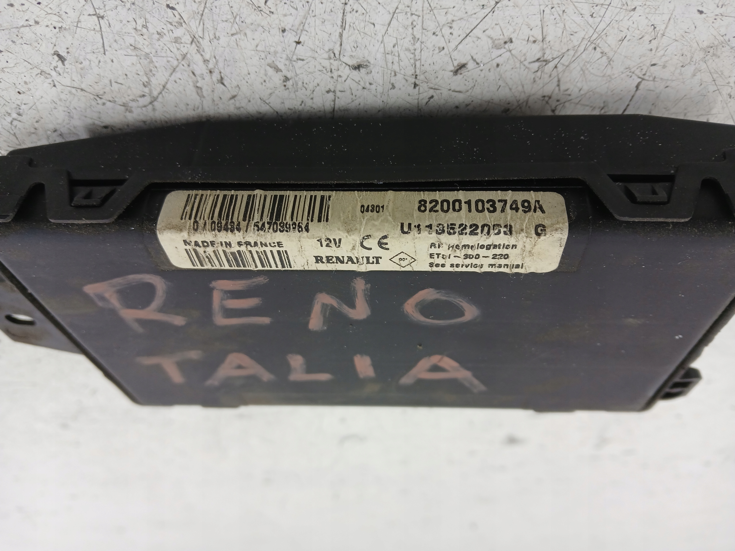 RENAULT THALIA et LIFT Unité commande confort 8200103749A