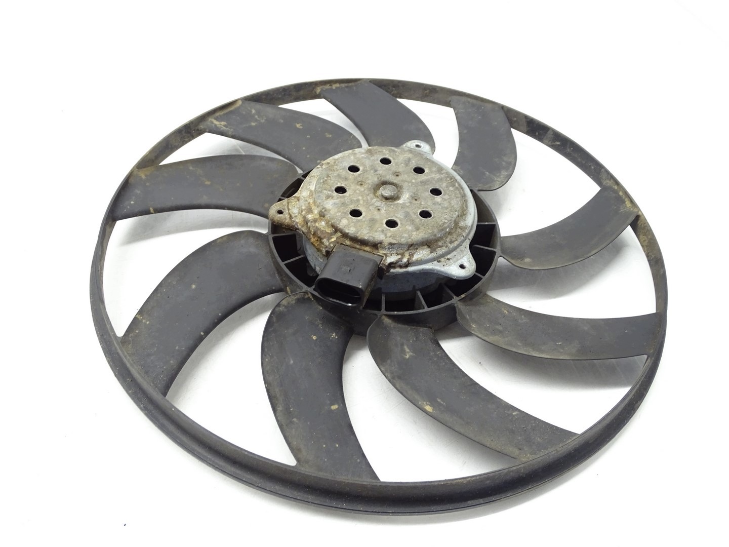 ventilátor vrtule chladiče AUDI A6 C7 Q3 8U A10111406F