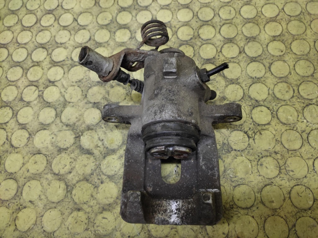 PEUGEOT 307 caliper brake right rear part