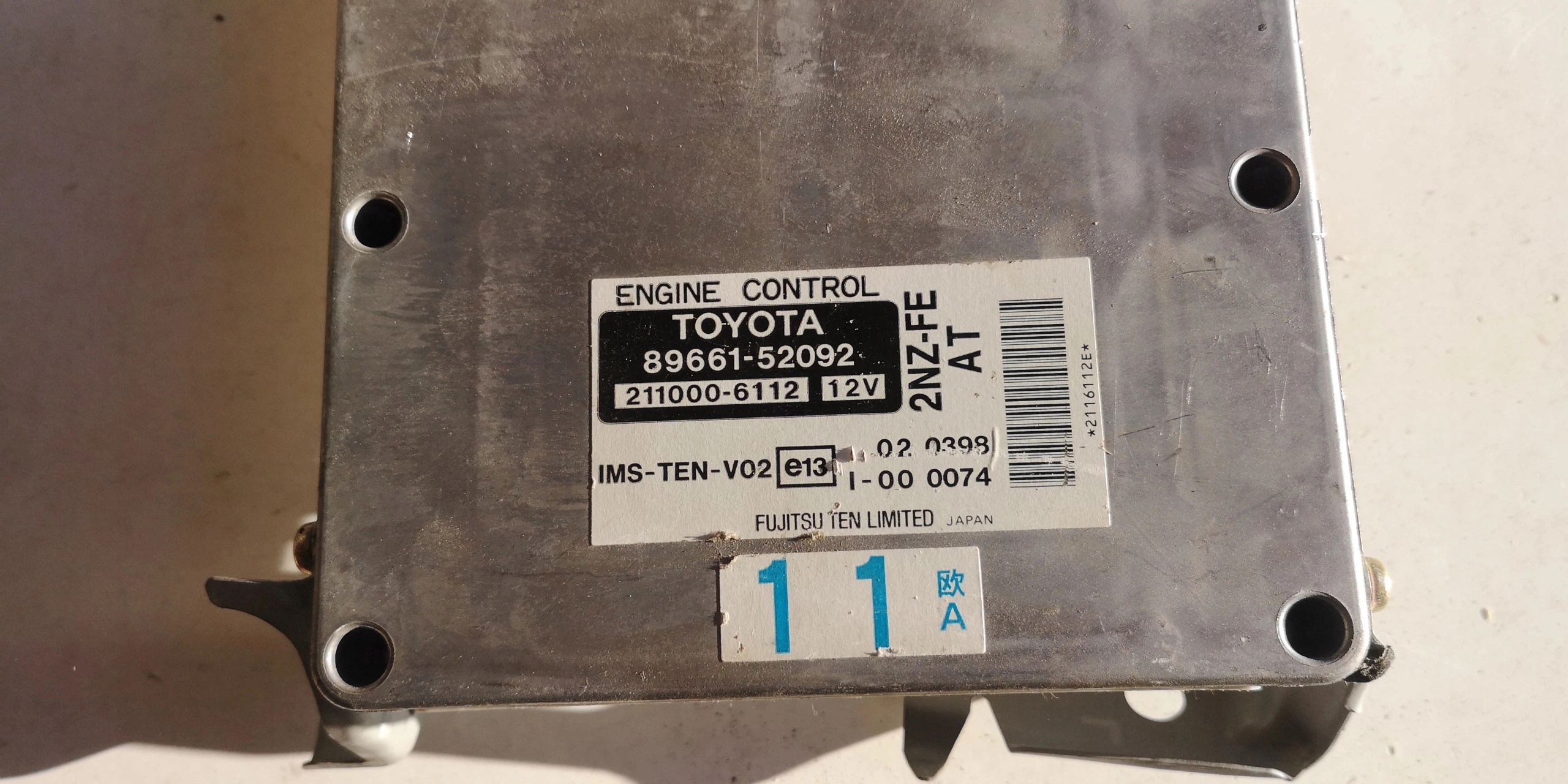 TOYOTA YARIS 89661-52092 211000-6112 computer ECU