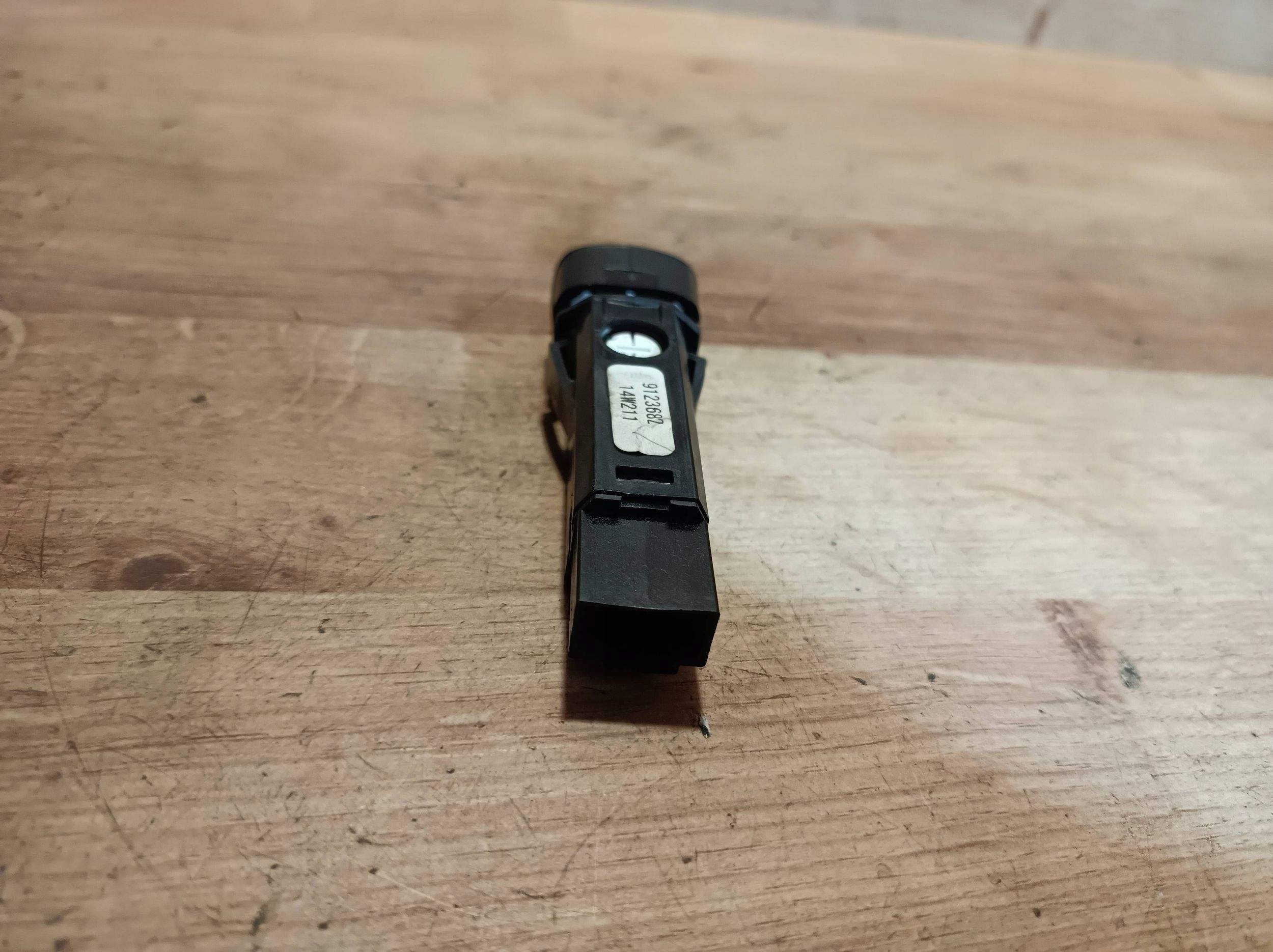 Schalter Leuchten des warnblickschalters Volvo V40 9123682