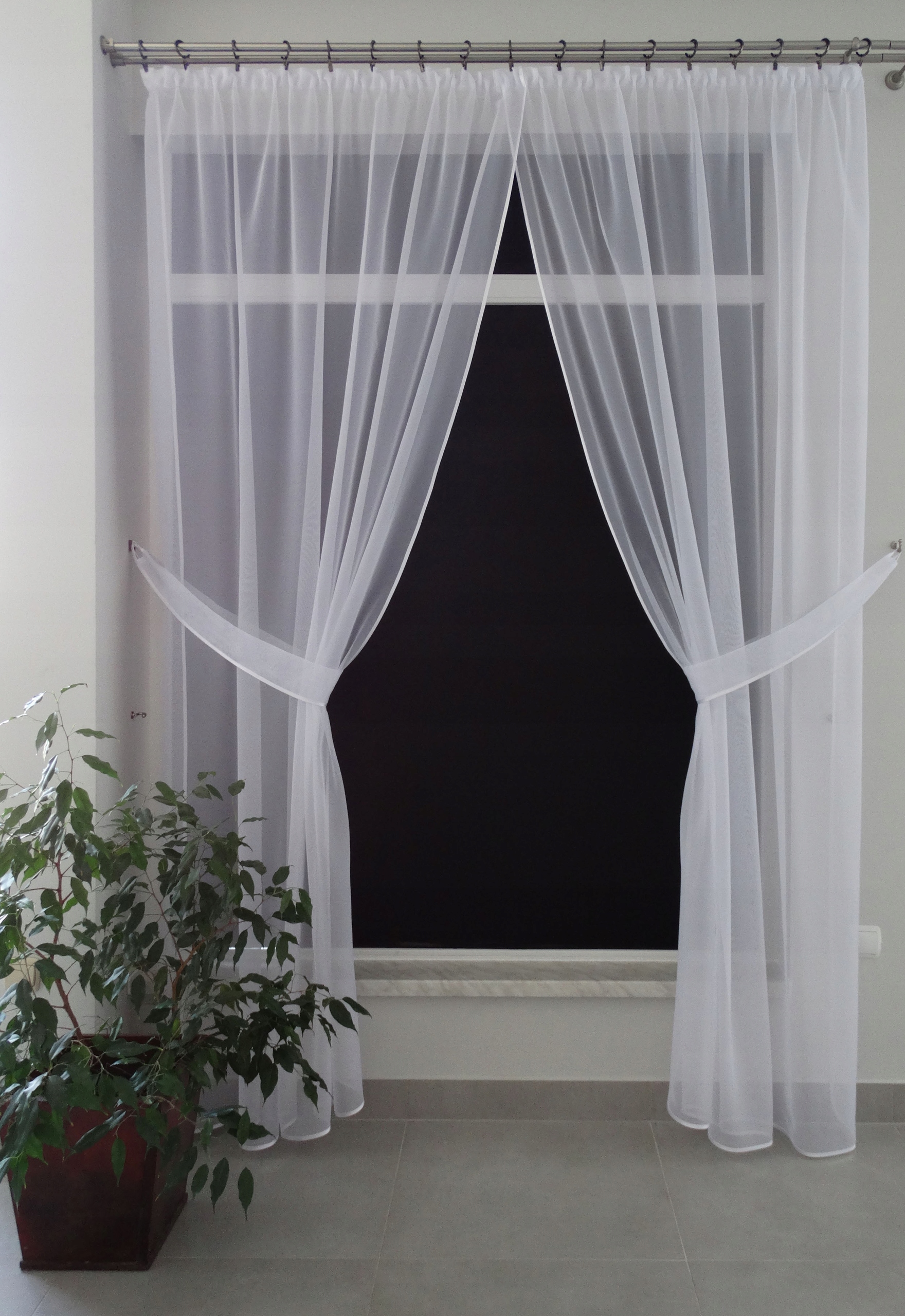 Mg Kpl Záclona Voál bílá 300x250 polská přípojka