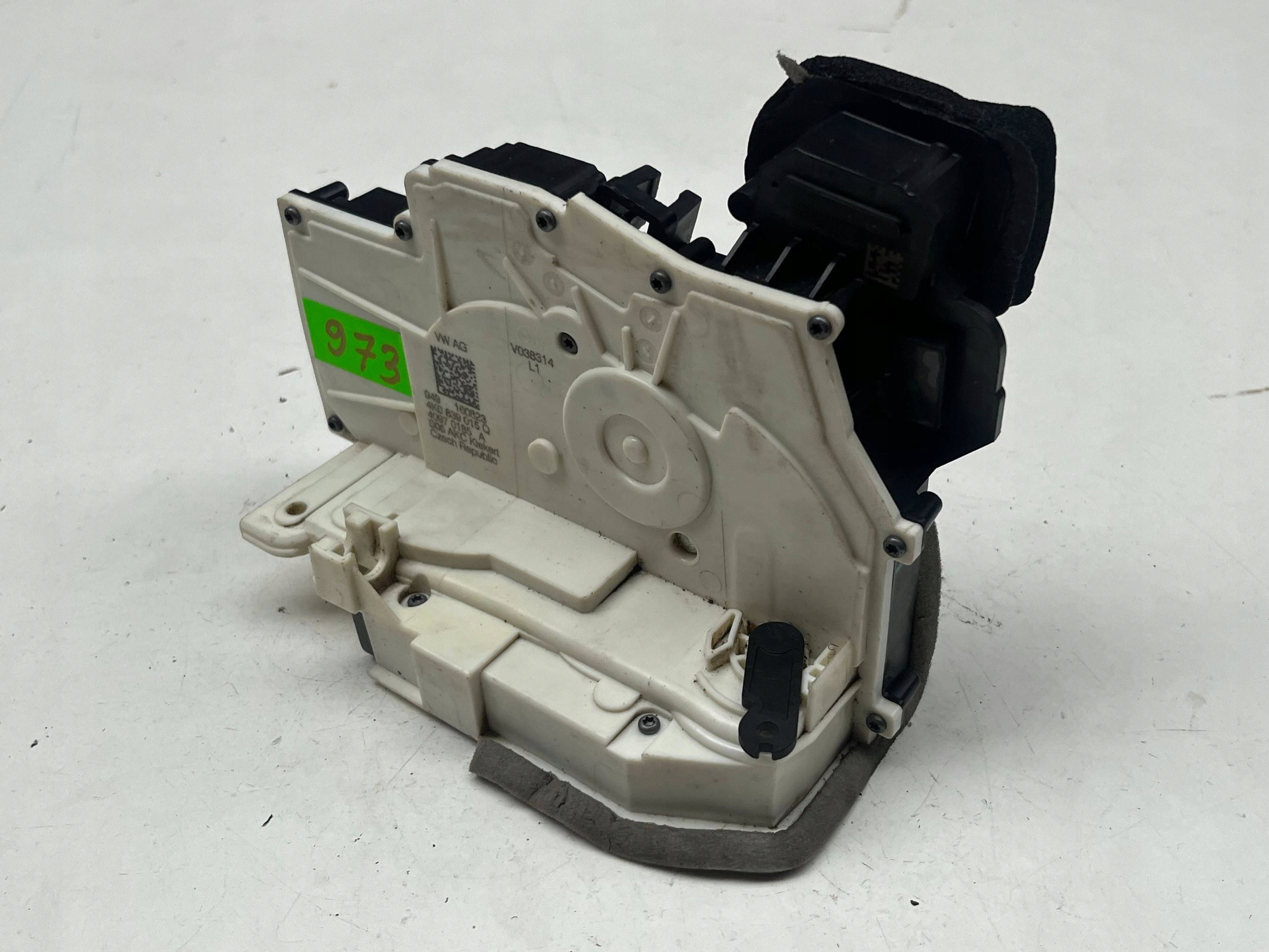 AUDI A6 A7 Q8 lock door left rear part 4K0839015Q @M+