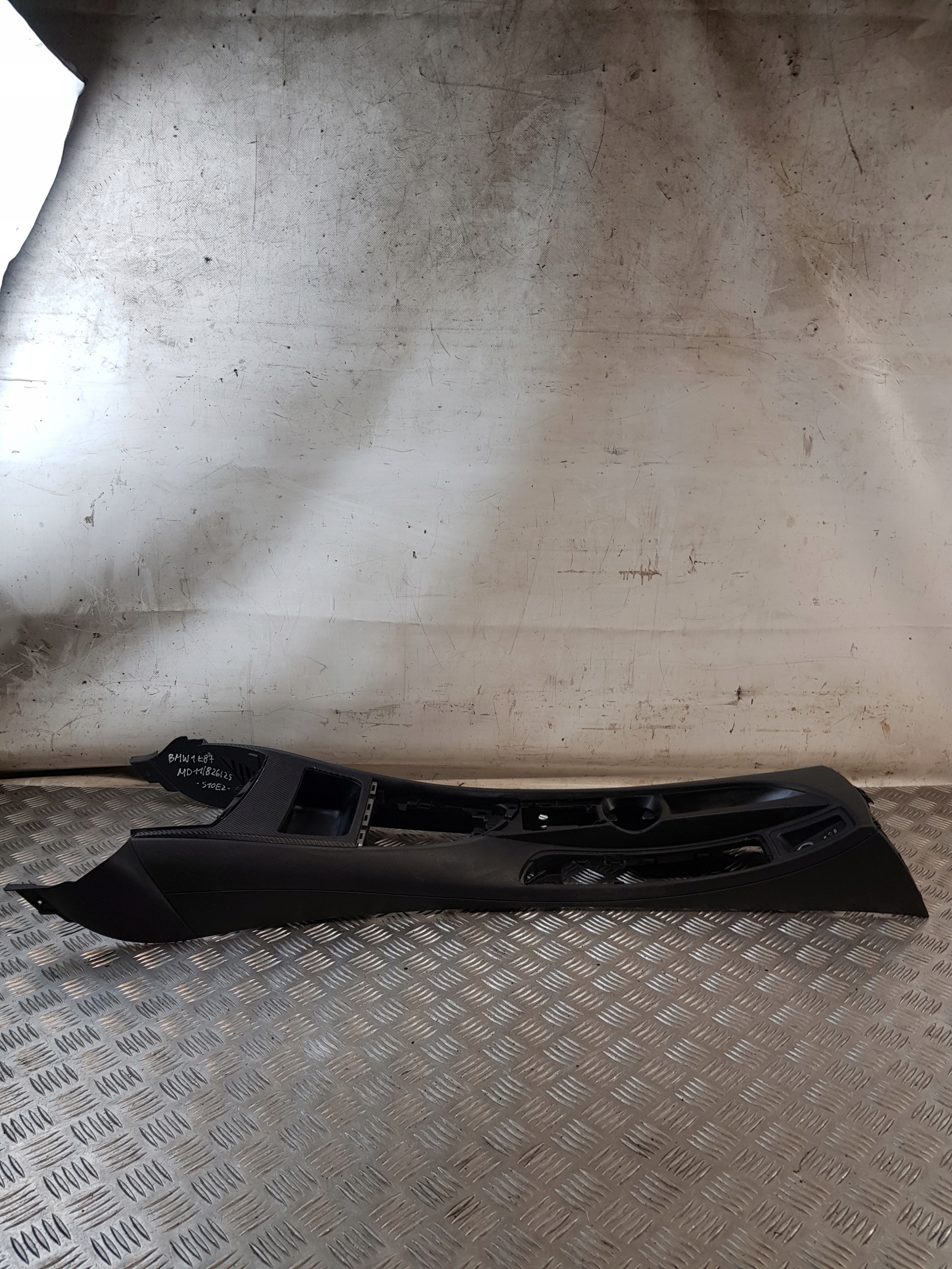 TUNEL central BMW 1 E87 06R