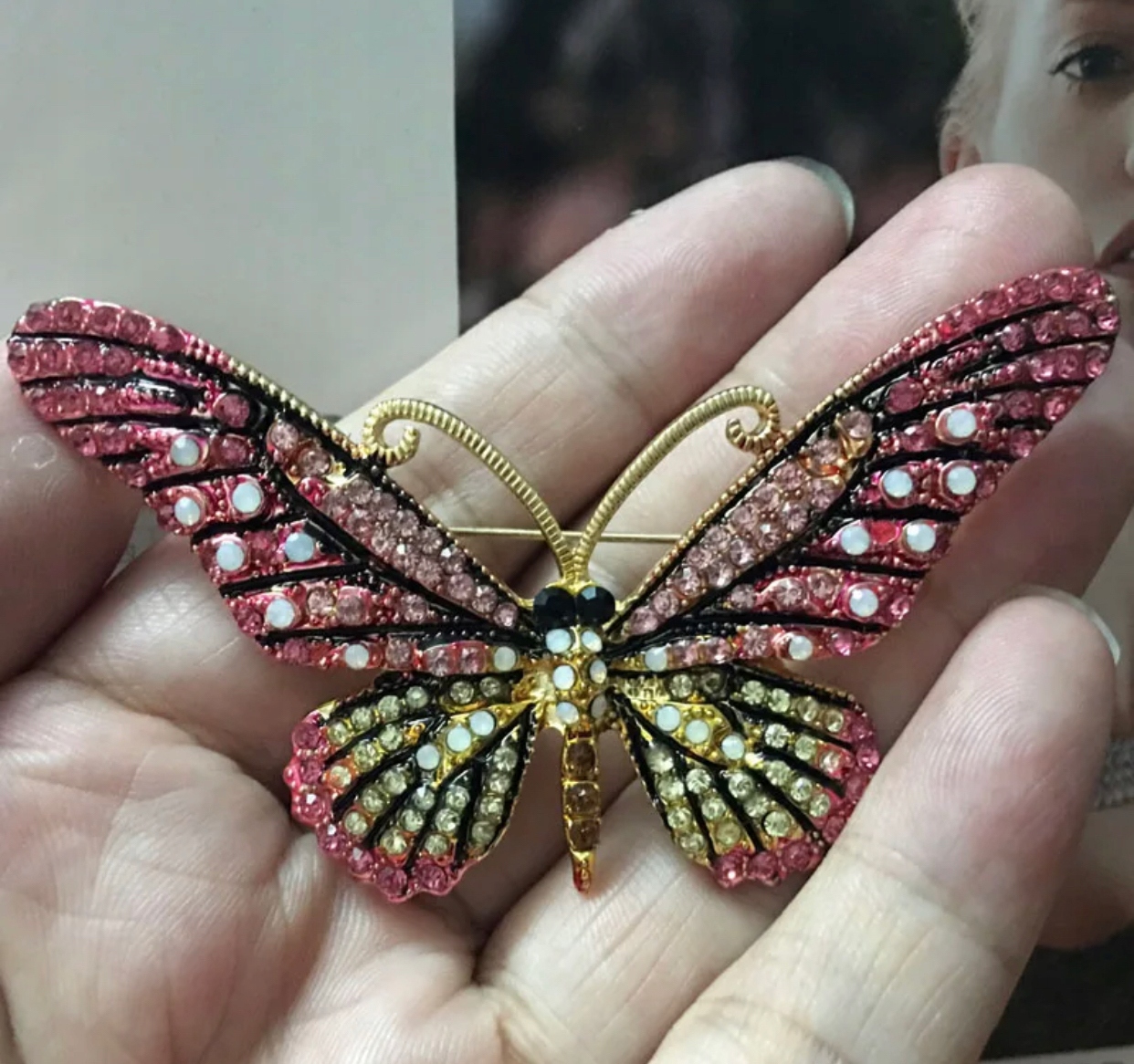 BROSZKA MOTYL MOTYLEK KOLOROWA ZŁOTA RÓŻOWA OZDOBA Materiał posrebrzany pozłacany