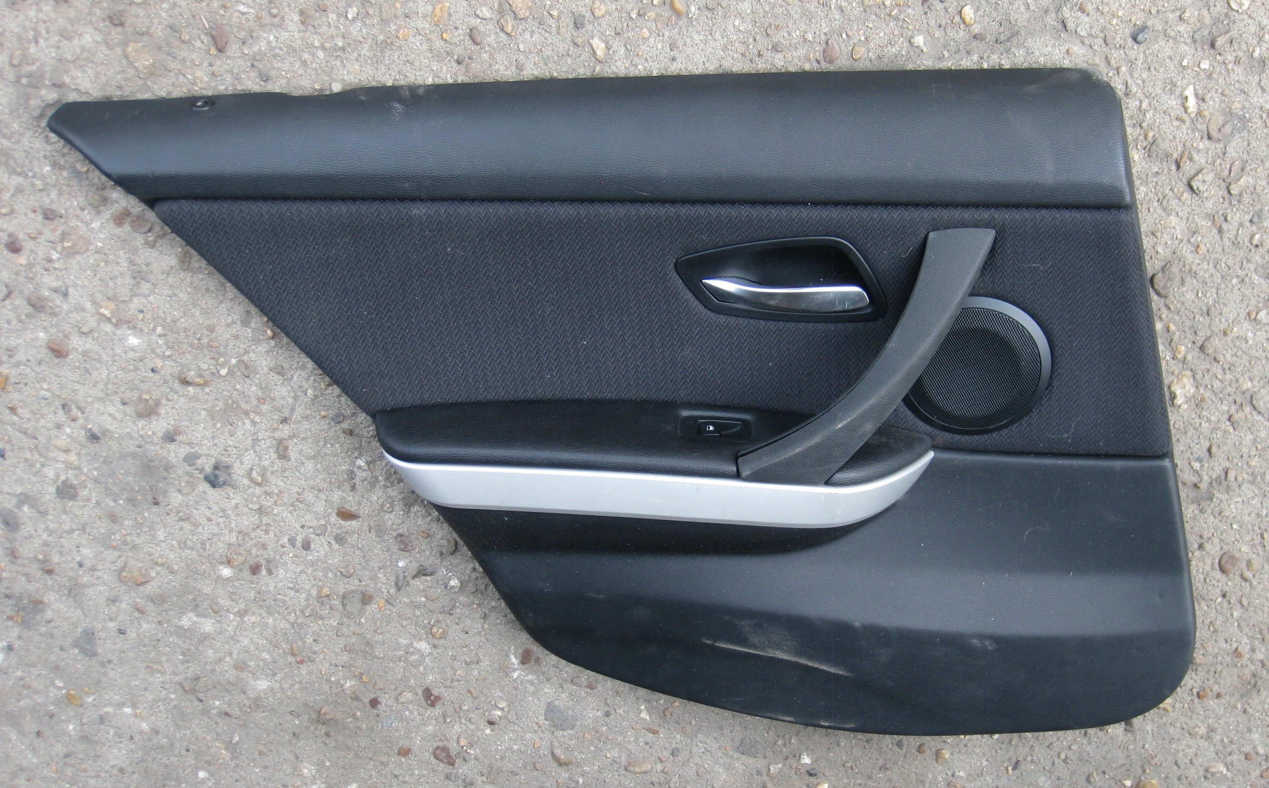 BMW E91 2.0 D 09R side upholstery door left rear part