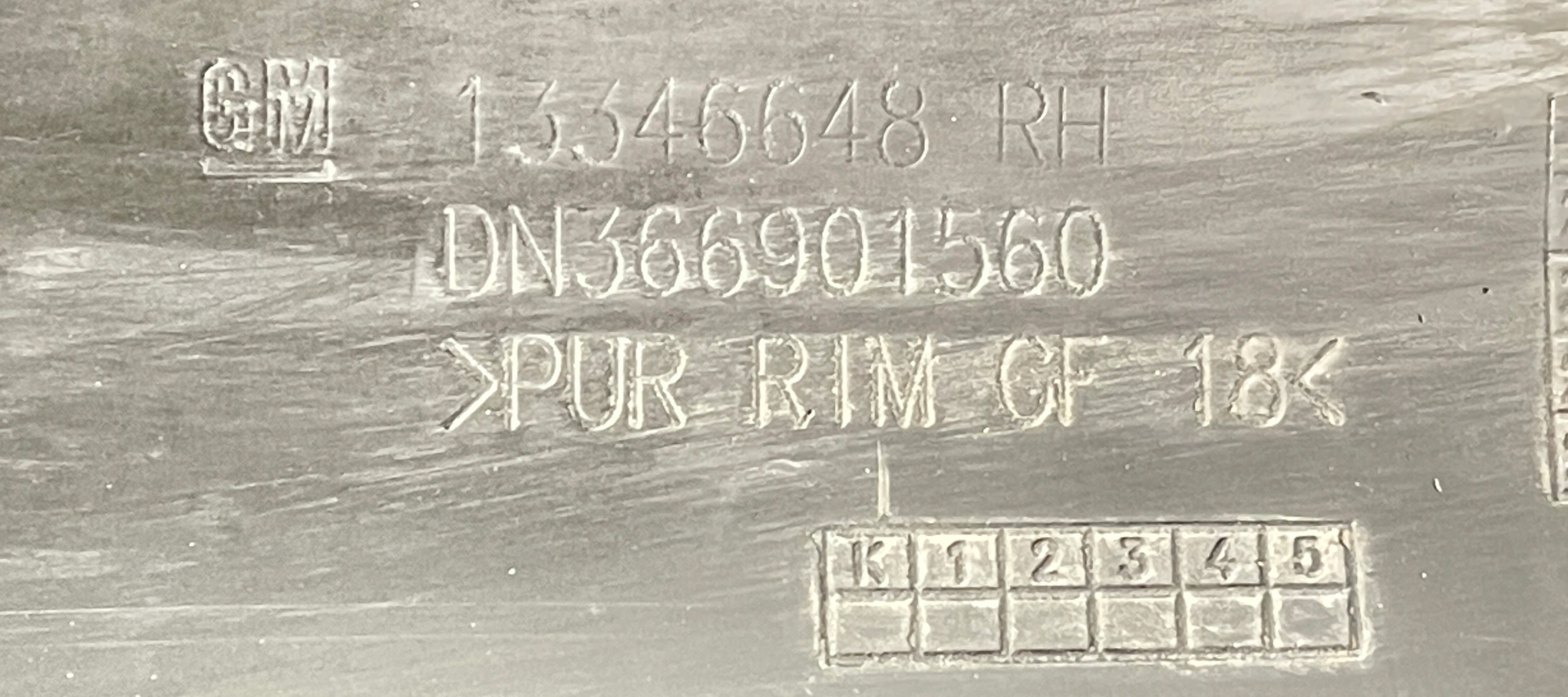 ^ LISTWA PROGOWA ASTRA IV J GTC OPC-LINE 13346648 Kolor do lakierowania