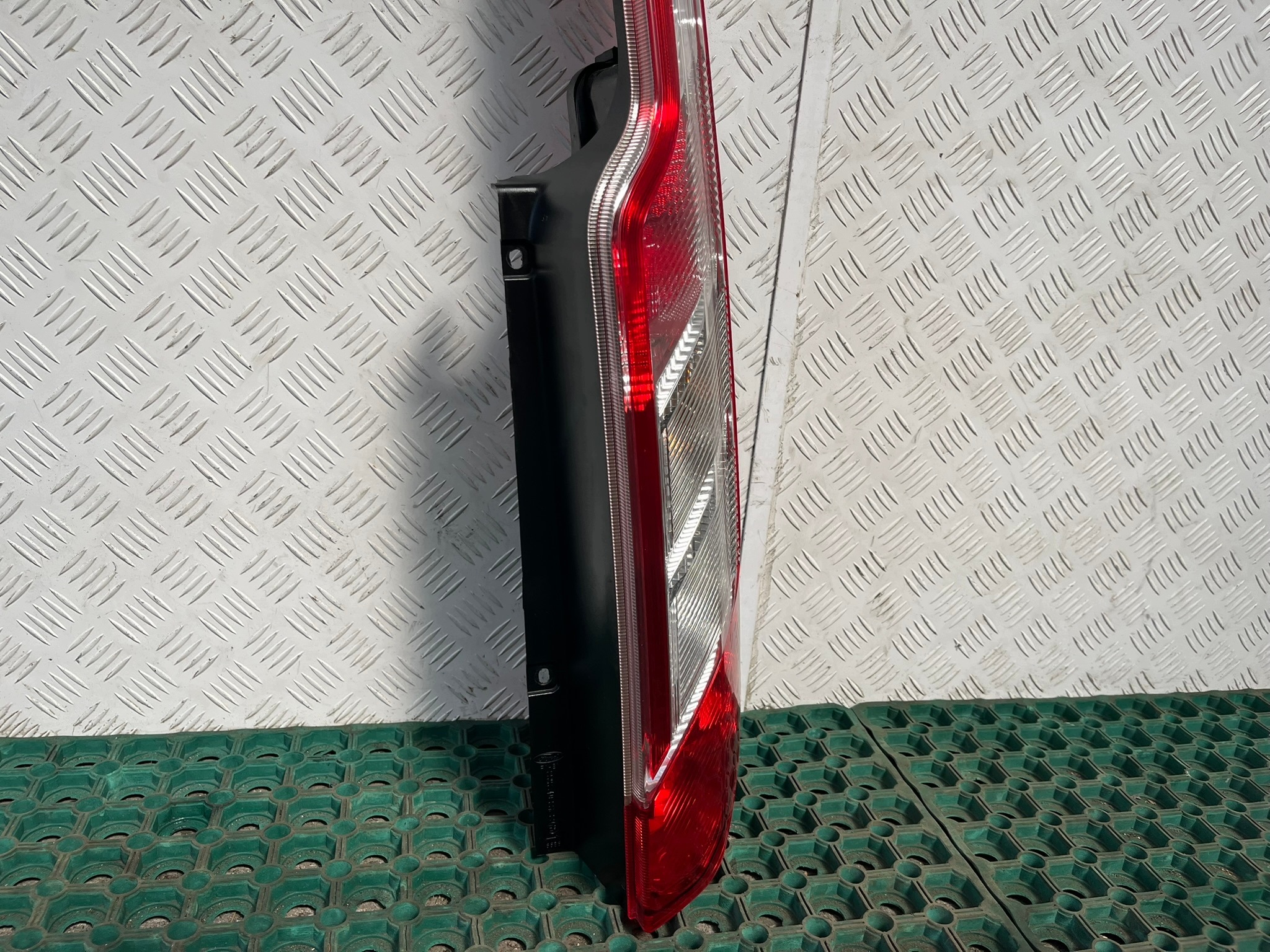 FORD TRANSIT CUSTOM LIFT 18-22 light rear right BK2113404AJ EUROPA