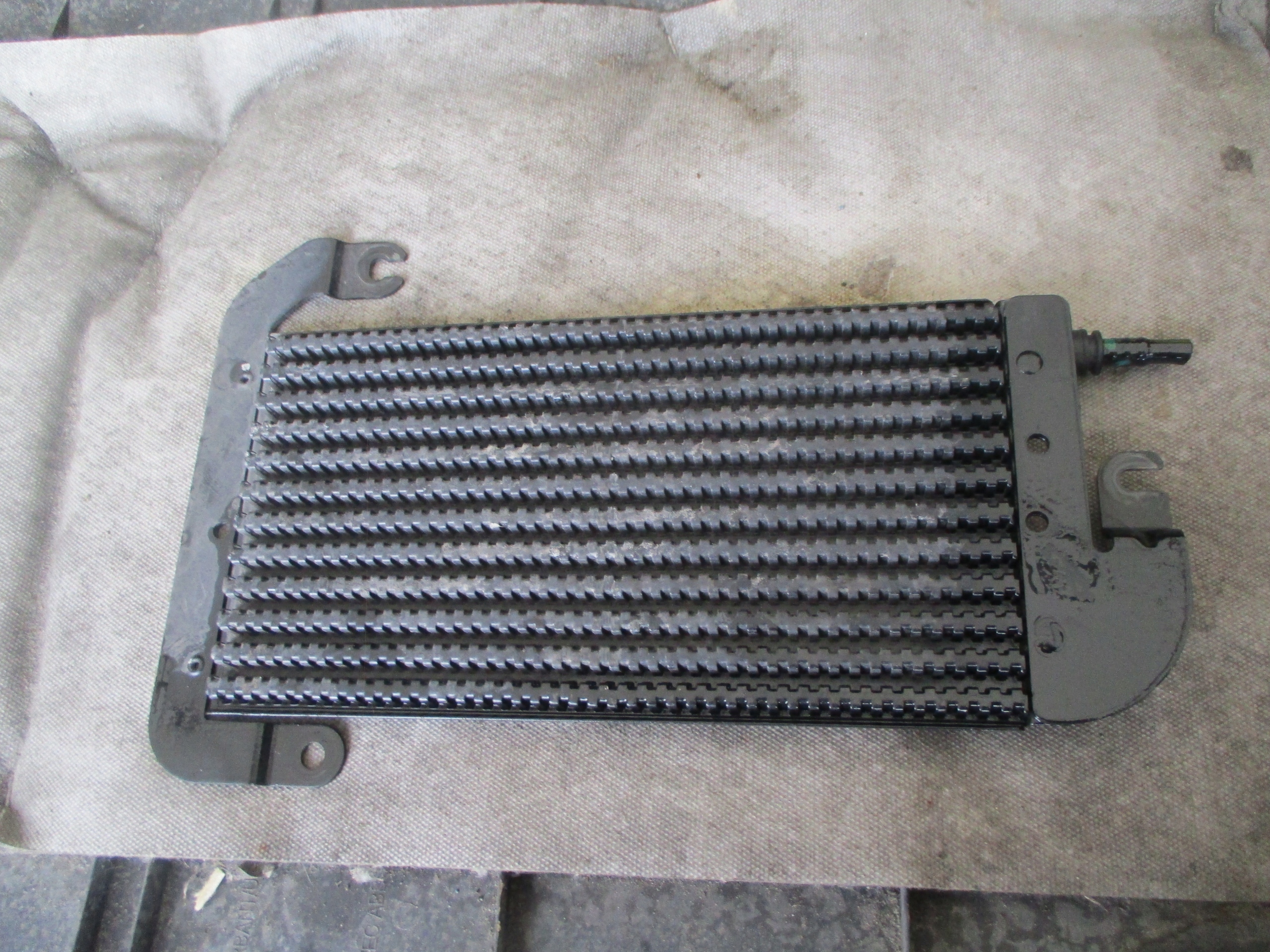 TRAFIC III 3 CHŁODNICA PALIWA