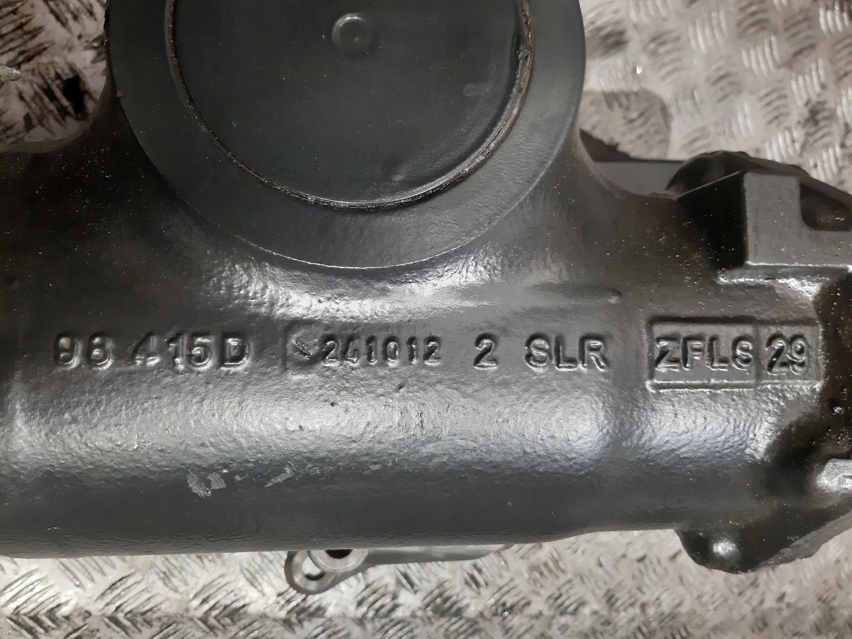 Boîter direction Boîter direction ZF MAN TG 410 98415D