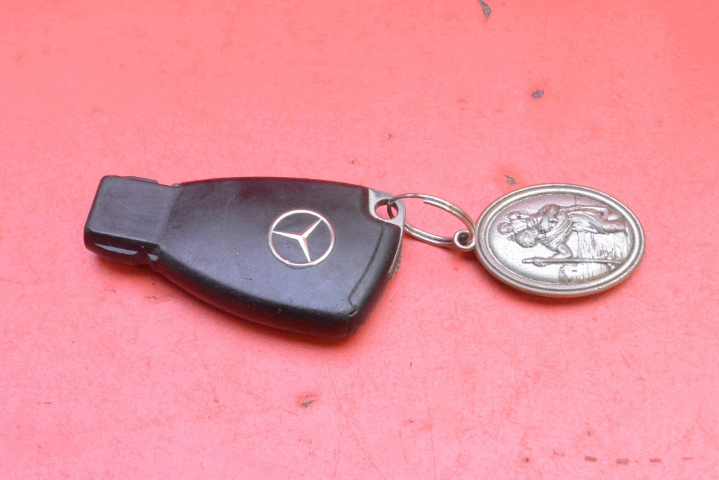 ignition key 2095450508 MERCEDES C-class W203 1.8 compressor; 163 KM 00