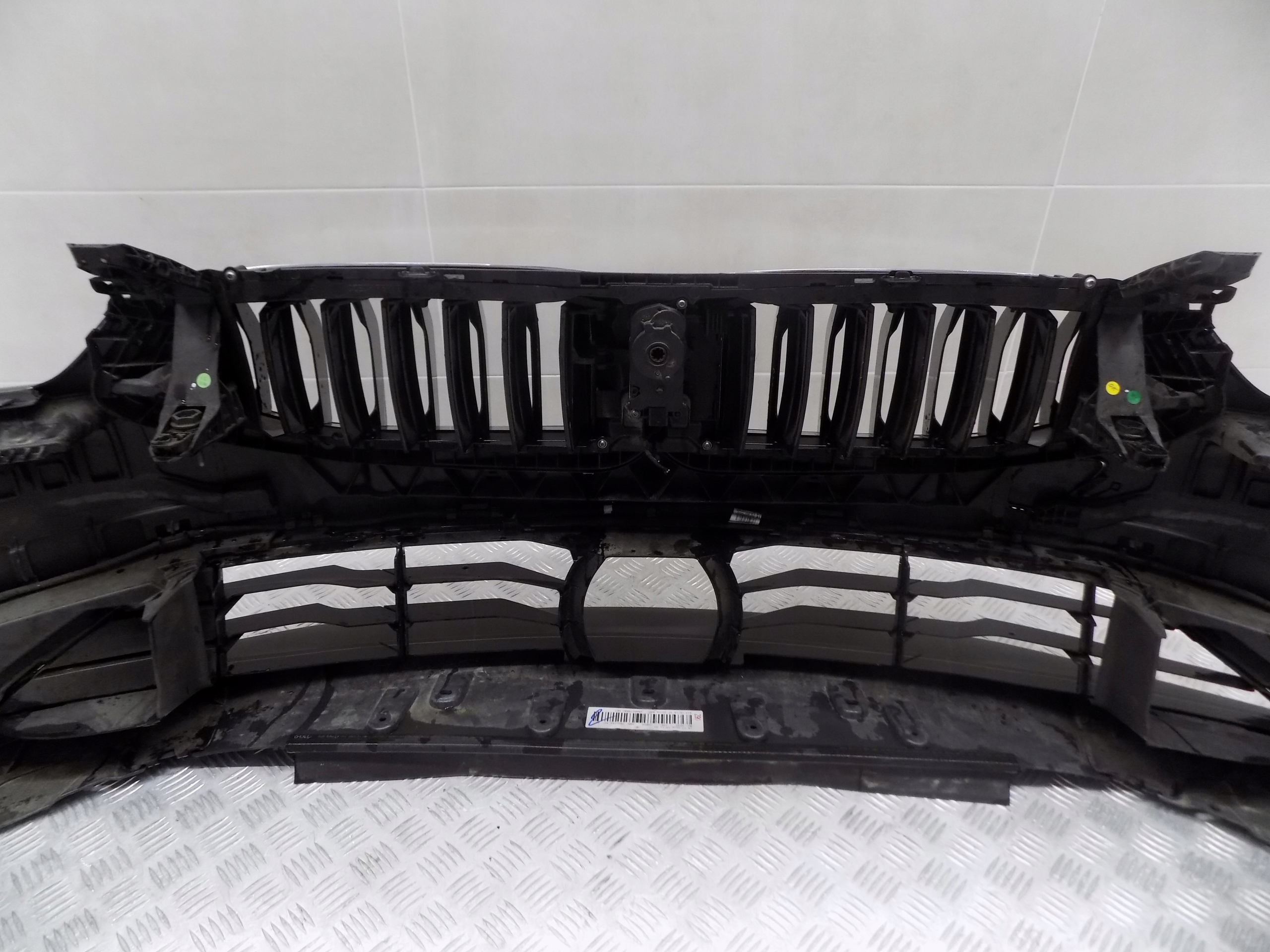 BMW 8 G14 G15 Stoßstange vorne vorne C36