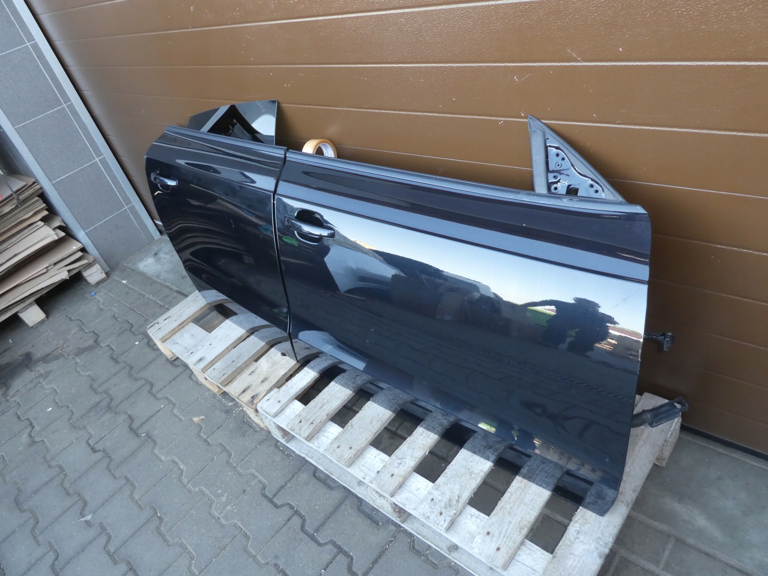 AUDI A5 8T SPORTBACK door complete right rear part front black,