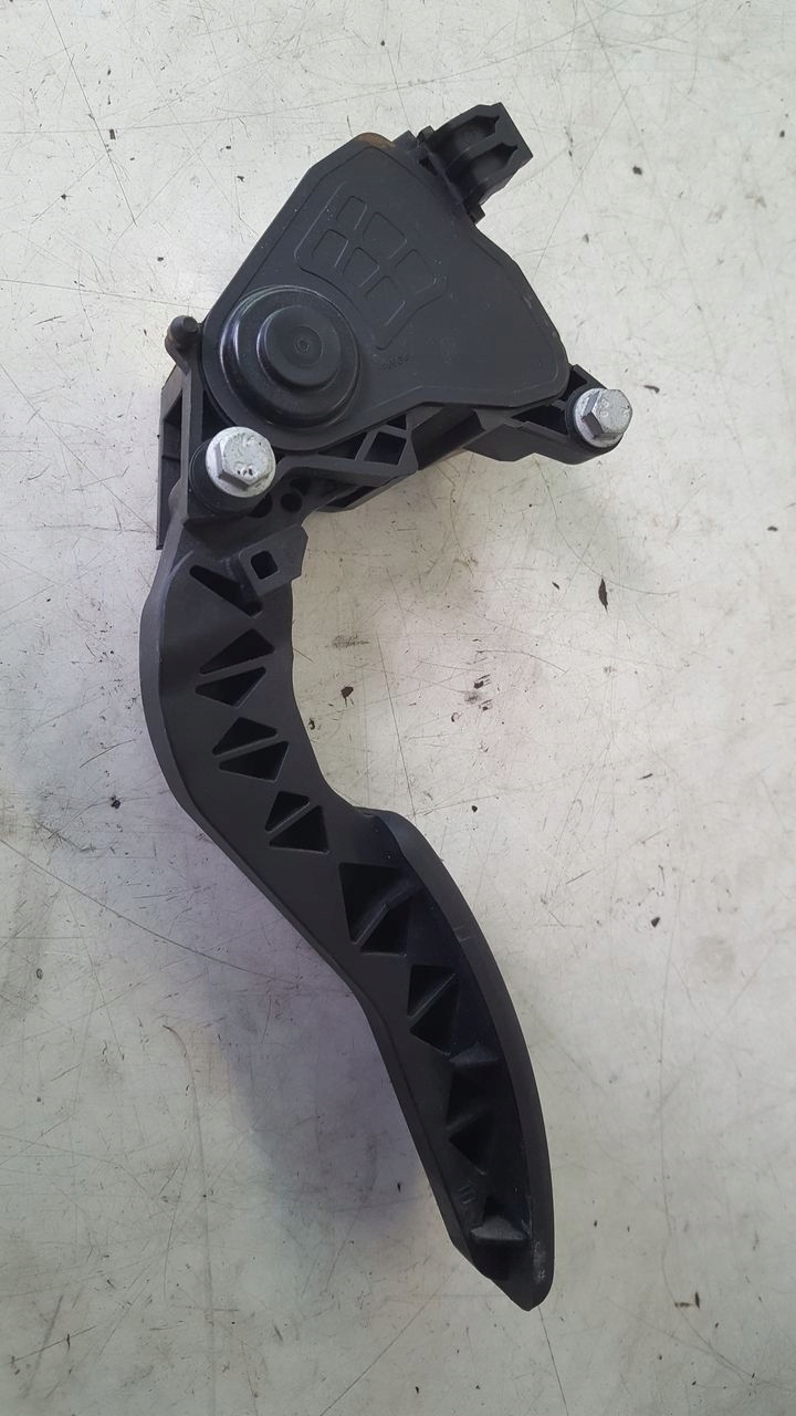 accelerator pedal Renault Megane III 1,4TCE