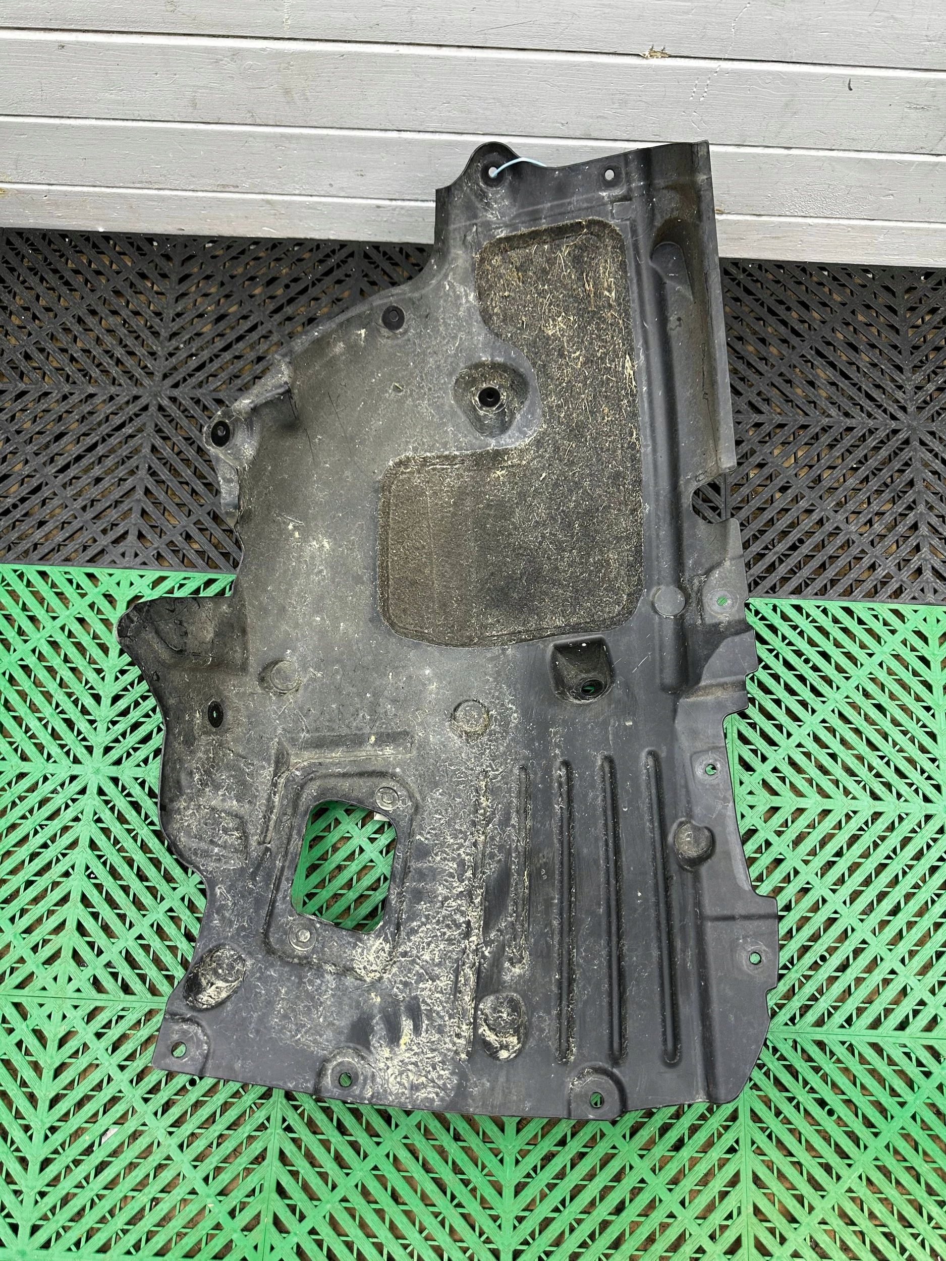 mudguard front BMW 5 G60 G61 9621236
