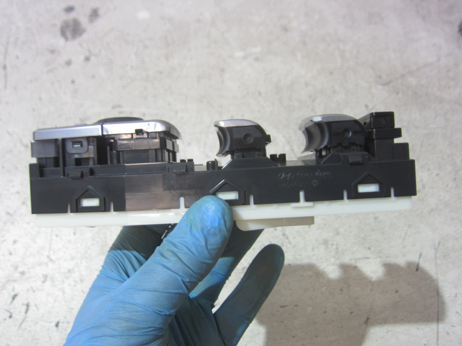 KIA SORENTO IV MQ4 control panel window control switch driver´s 93571-P2270