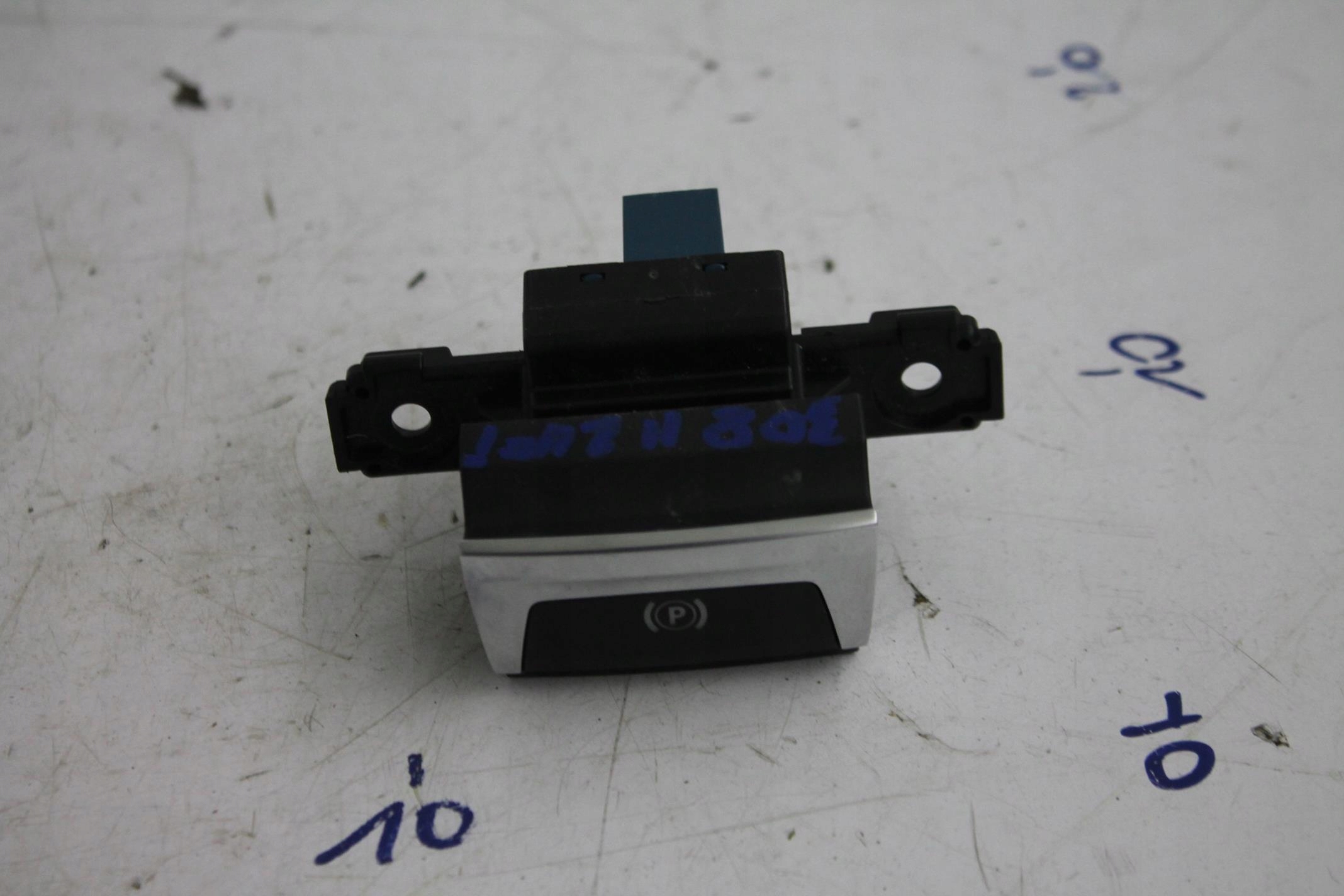 button electric brake 96785851 PEUGEOT 308 T9