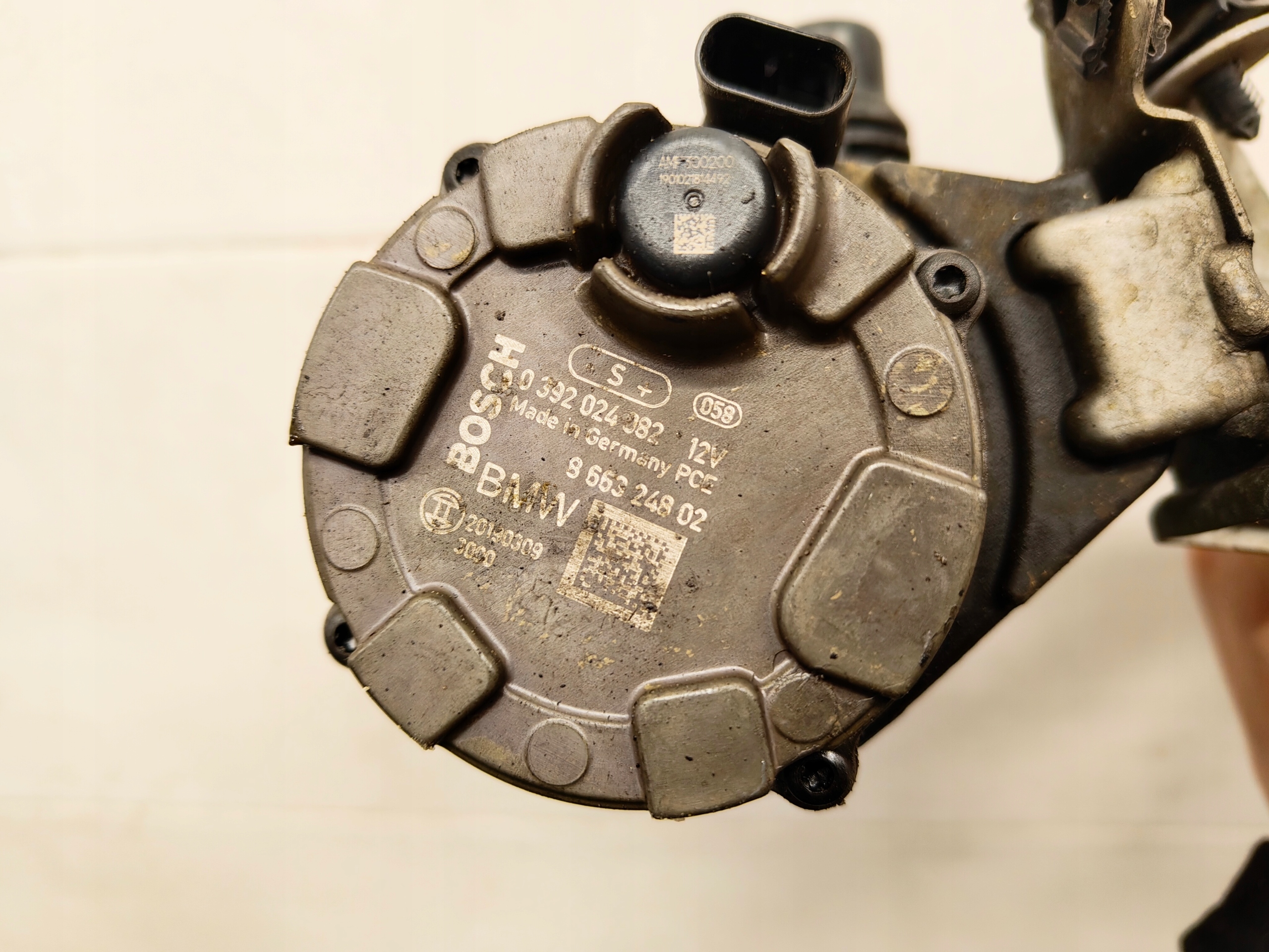 BMW X3 G01 supplementary water pump 8663248