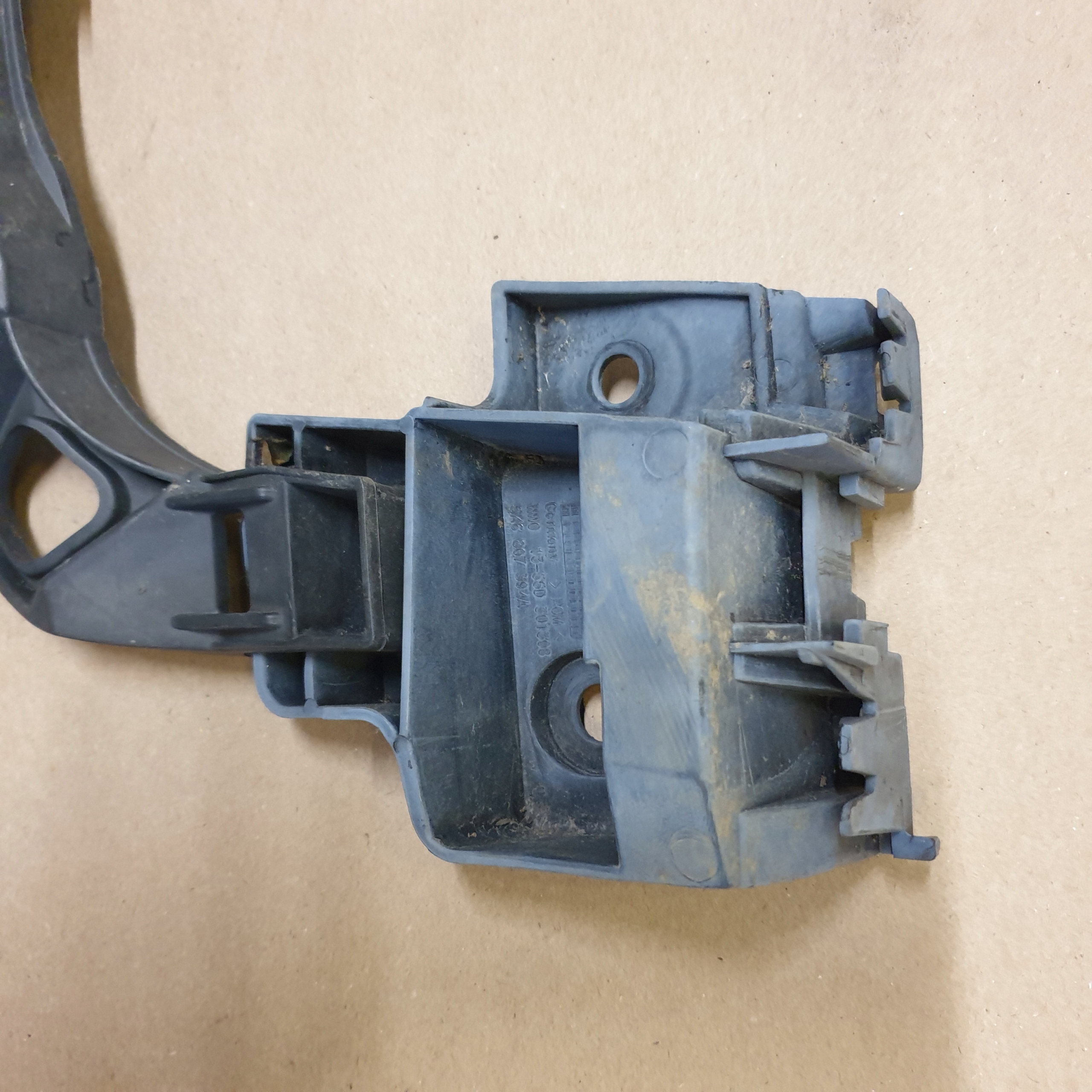 bumper bracket central rear part rear VW GOLF VI 6 5K OE
