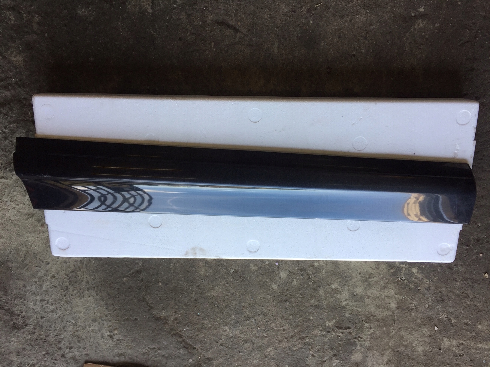 AUDI Q7 4L LZ9Y moulding lower door left front left 4L0853959A/B