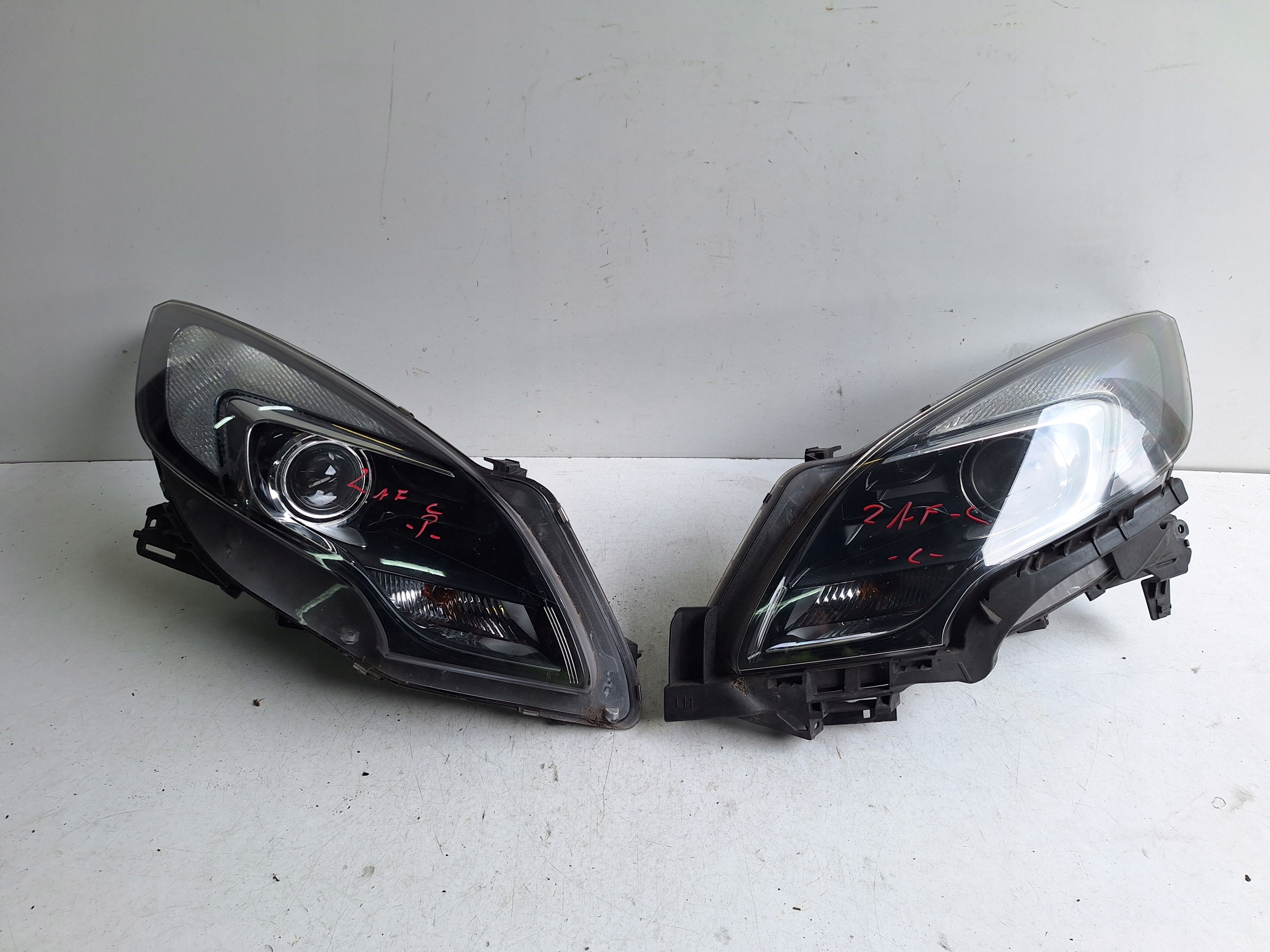 OPEL ZAFIRA C 12-16 light right UK