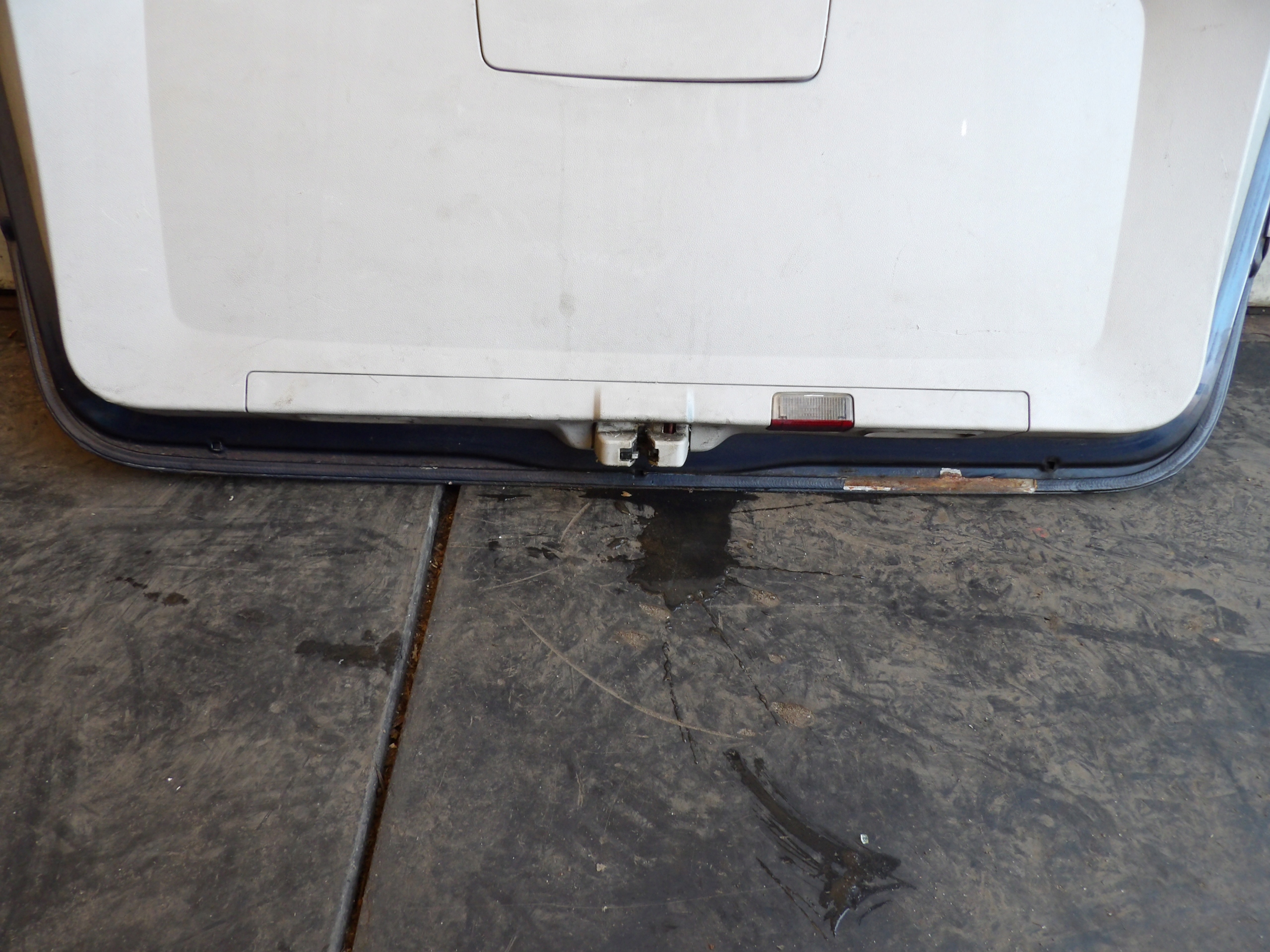 Mercedes W245 boot doors lak. 375
