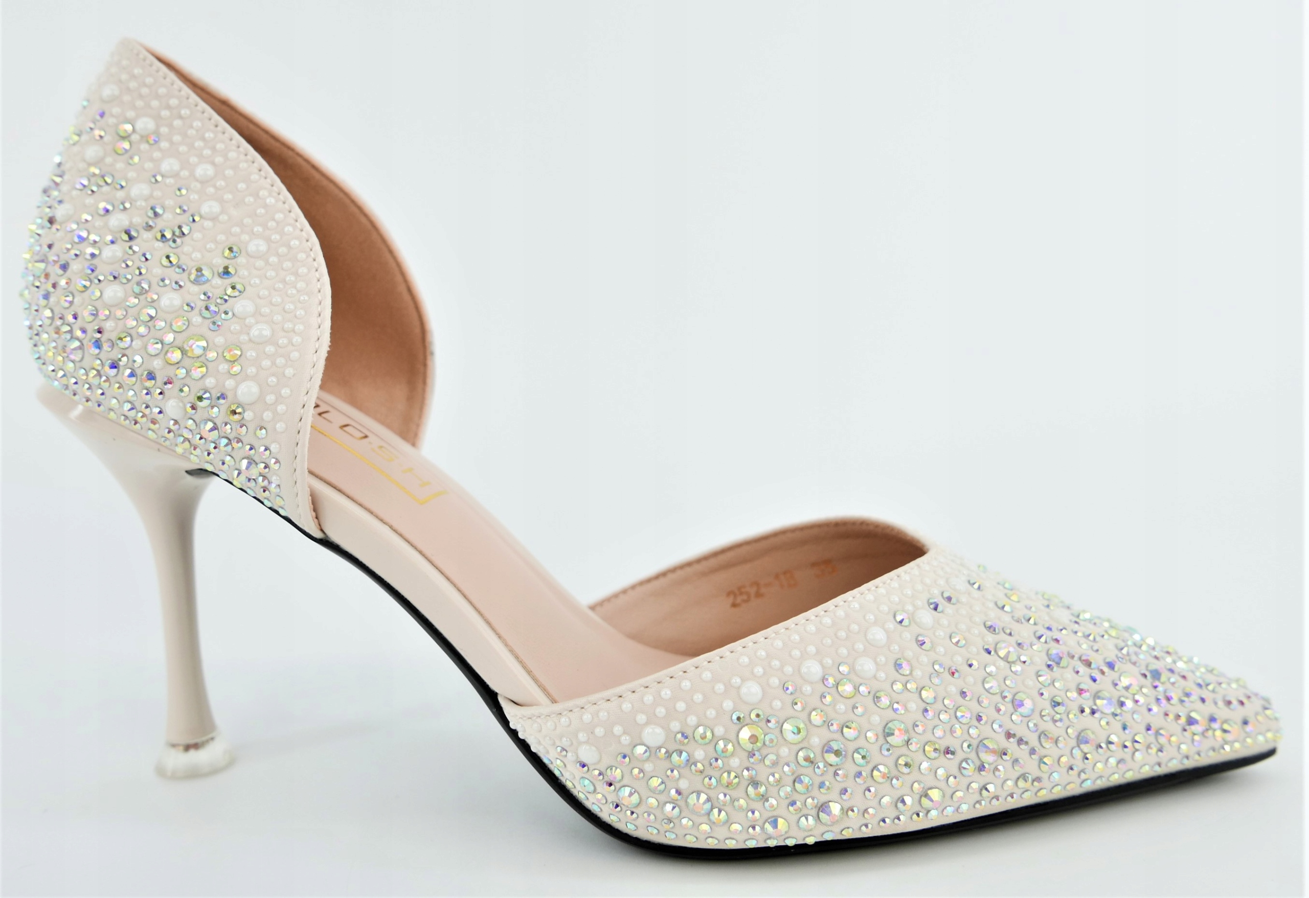 MOLO BOGATO ZDOBIONE BŁYSZCZĄCE SZPILKI R40