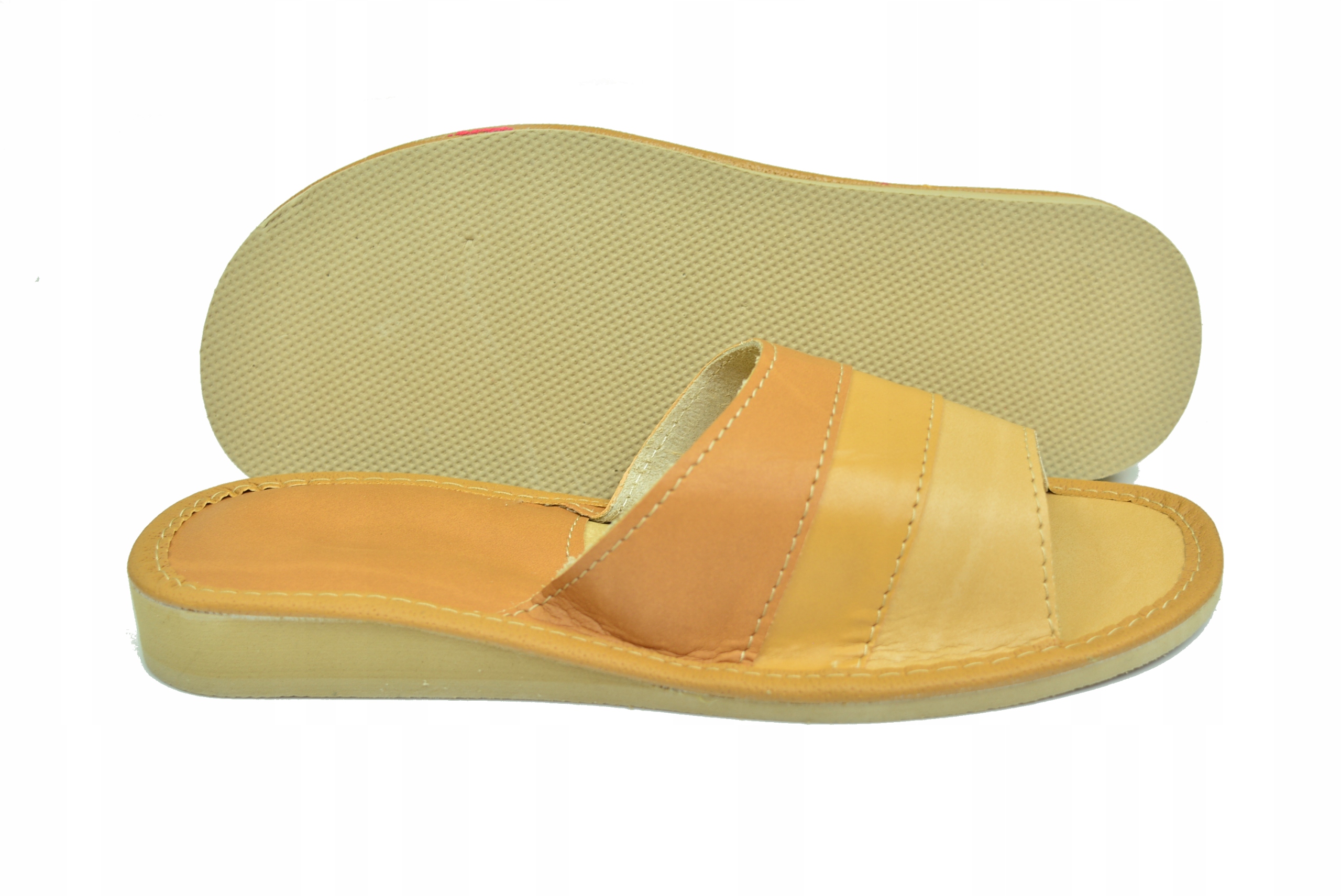 

Kapcie papcie pantofle laczki koturna Be 37