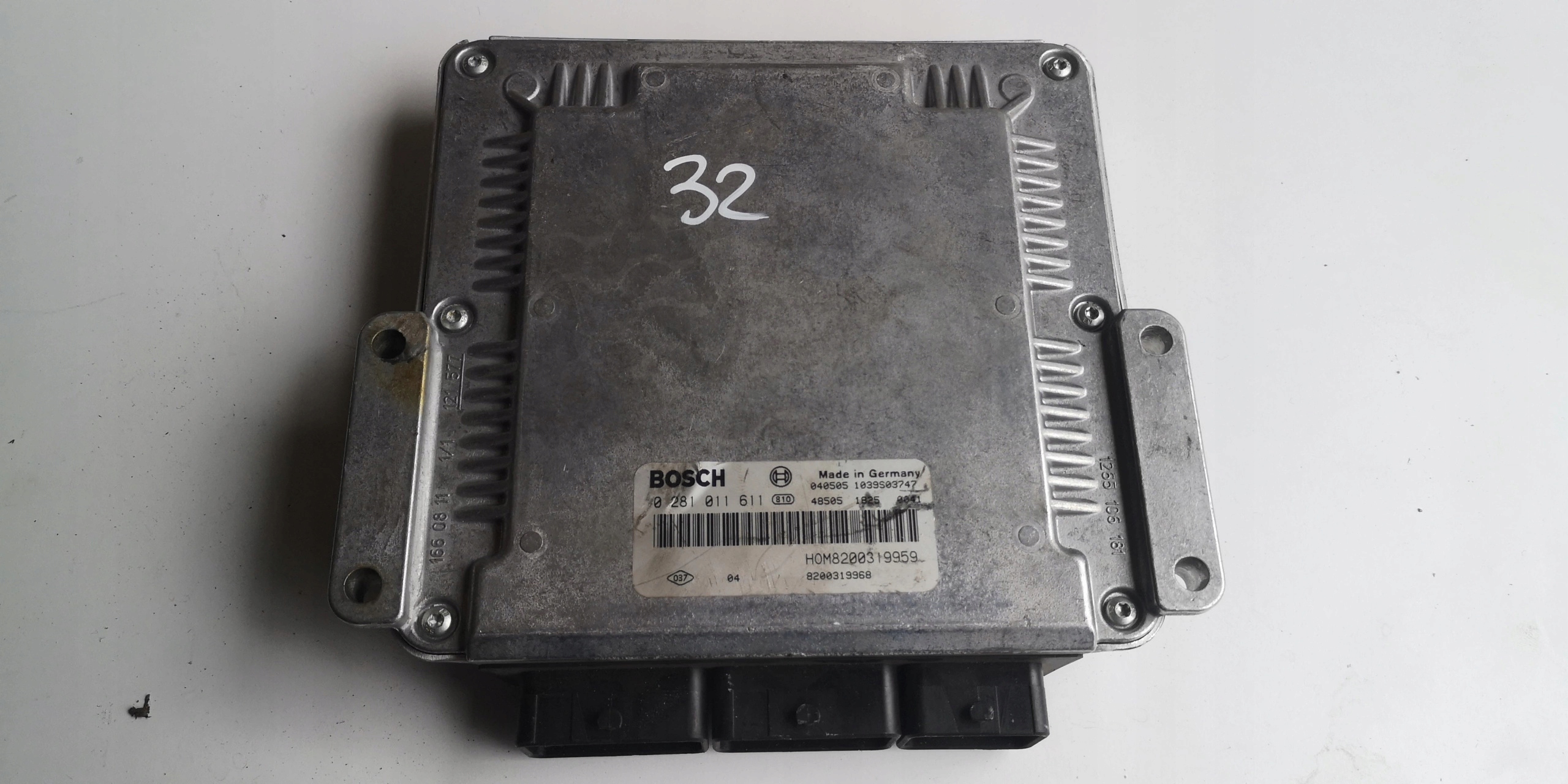 computer ECU RENAULT MITSUBISHI 0281011611 ORYGINA