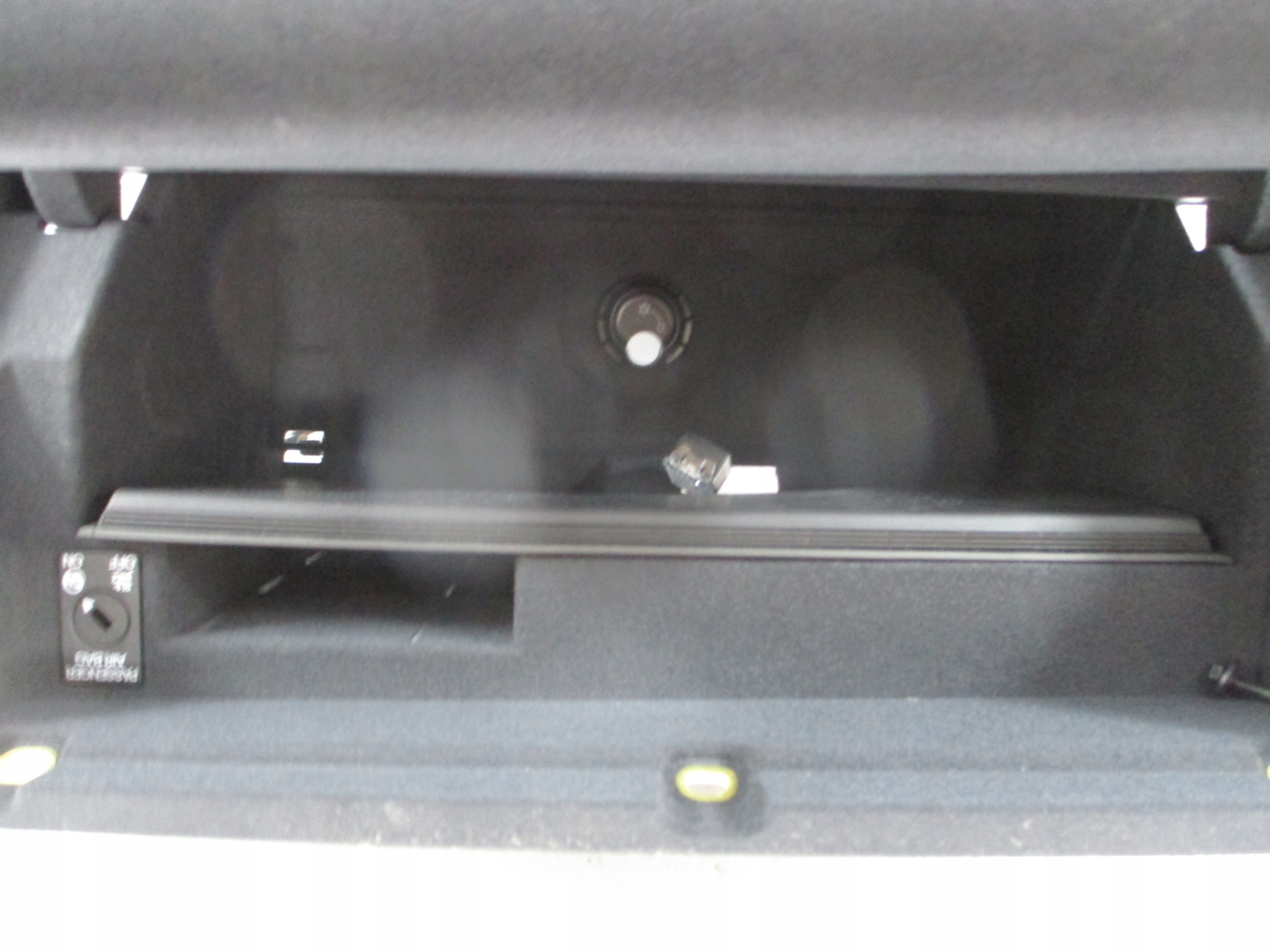 HANDSCHUHFACH AUDI A6 4K0 4K1857035
