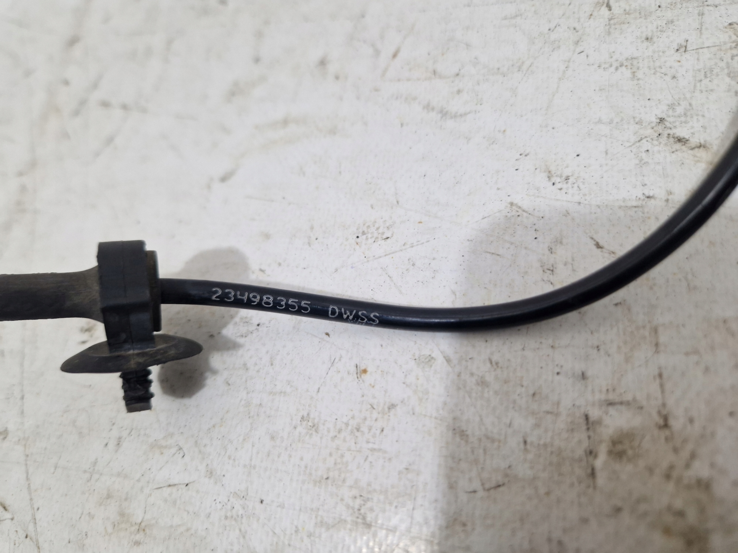 CADILLAC ESCALADE IV 15- 6.2 V8 sensor ABS front OE 23498355