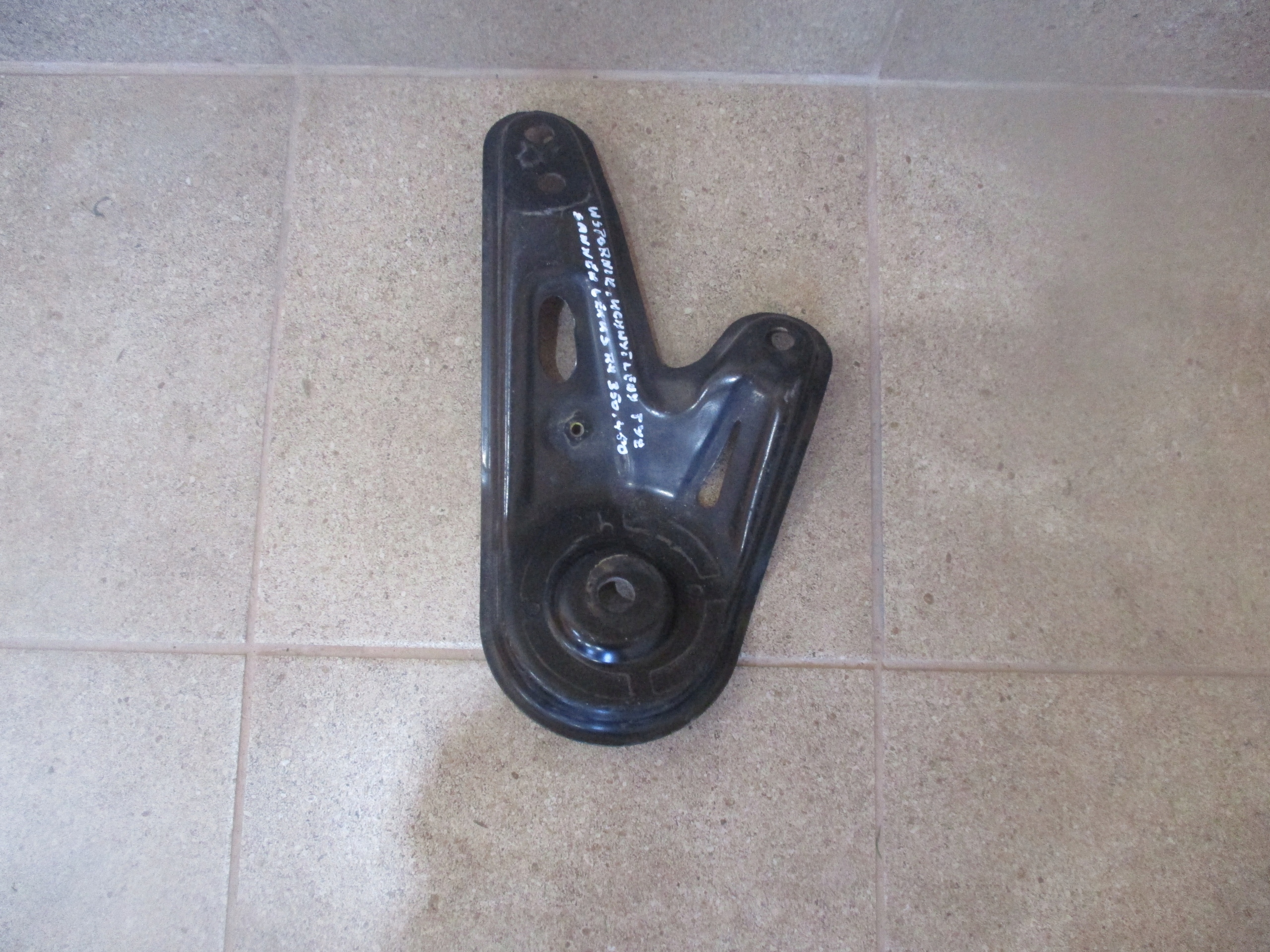 console bracket SANEK left rear part LEXUS RX 350 450H
