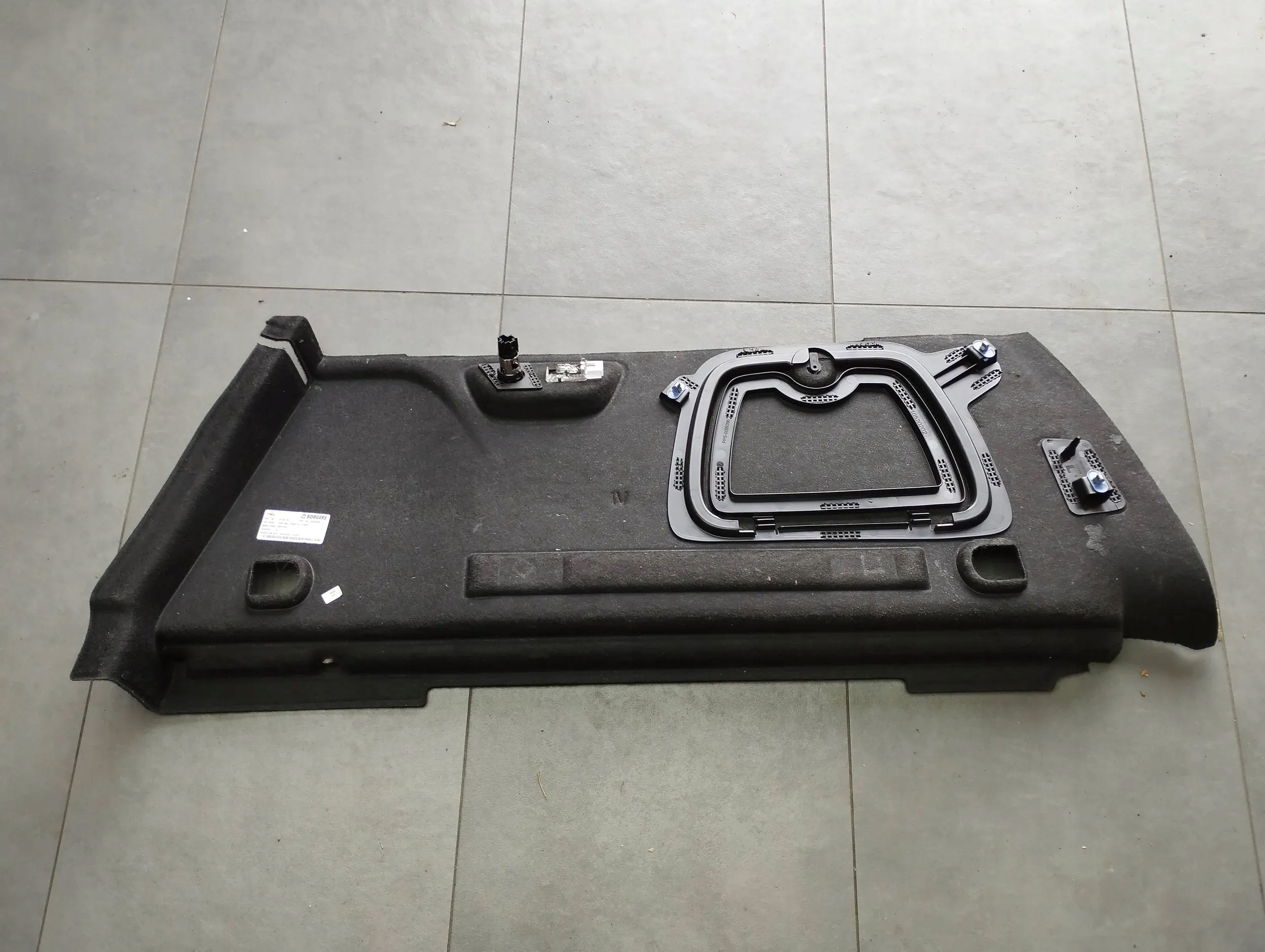 Opel Astra K KOMBI boot upholstery left rear part 39052363
