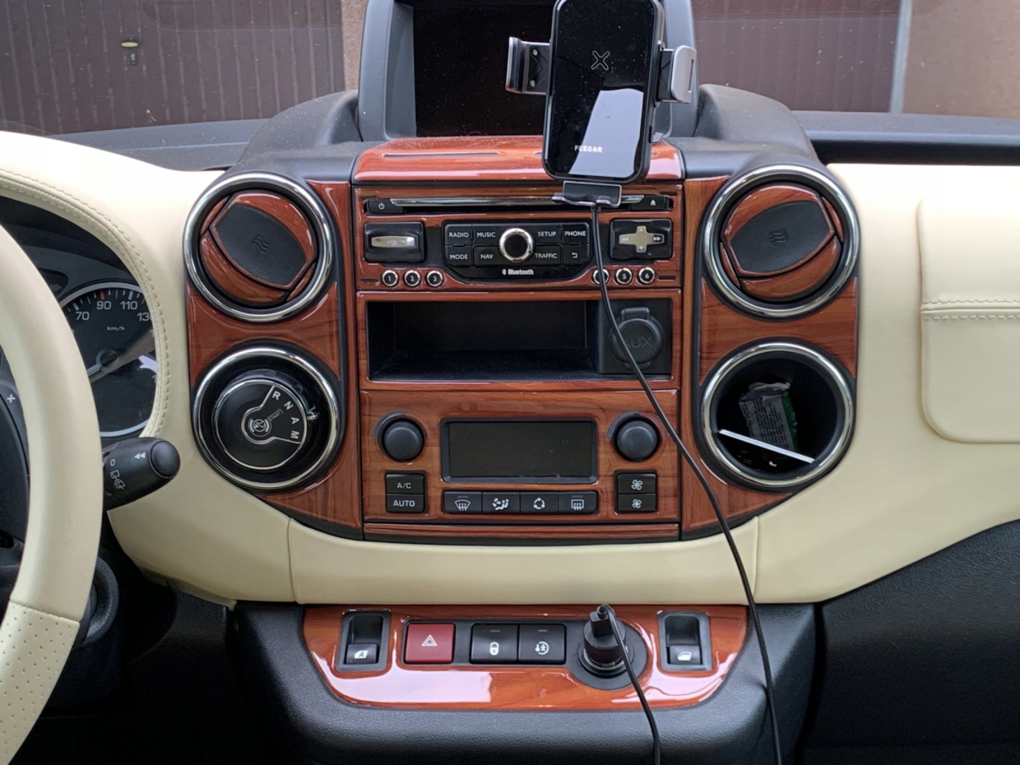 CITROEN BERLINGO 08+ OKLEINA KOKPIT PANEL PIANO DEKORACJA NAKLEJKI CARBON