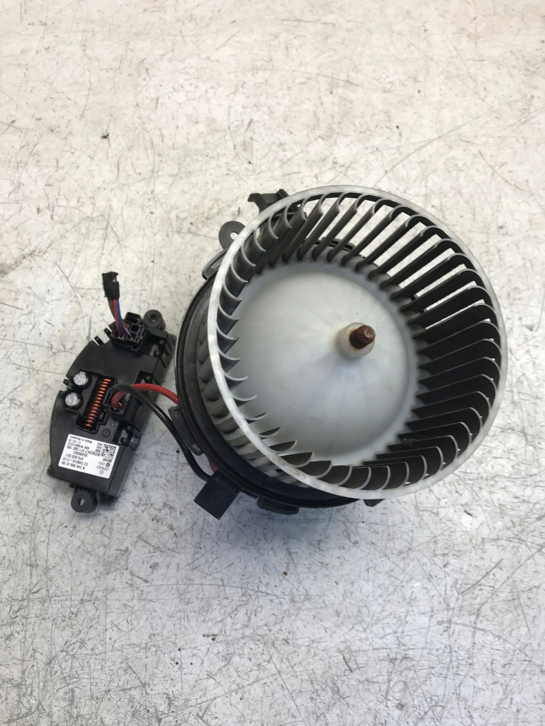 DMUCHAWA Lüfter AUDI A4 B8 A5 LIFT 8T0820521