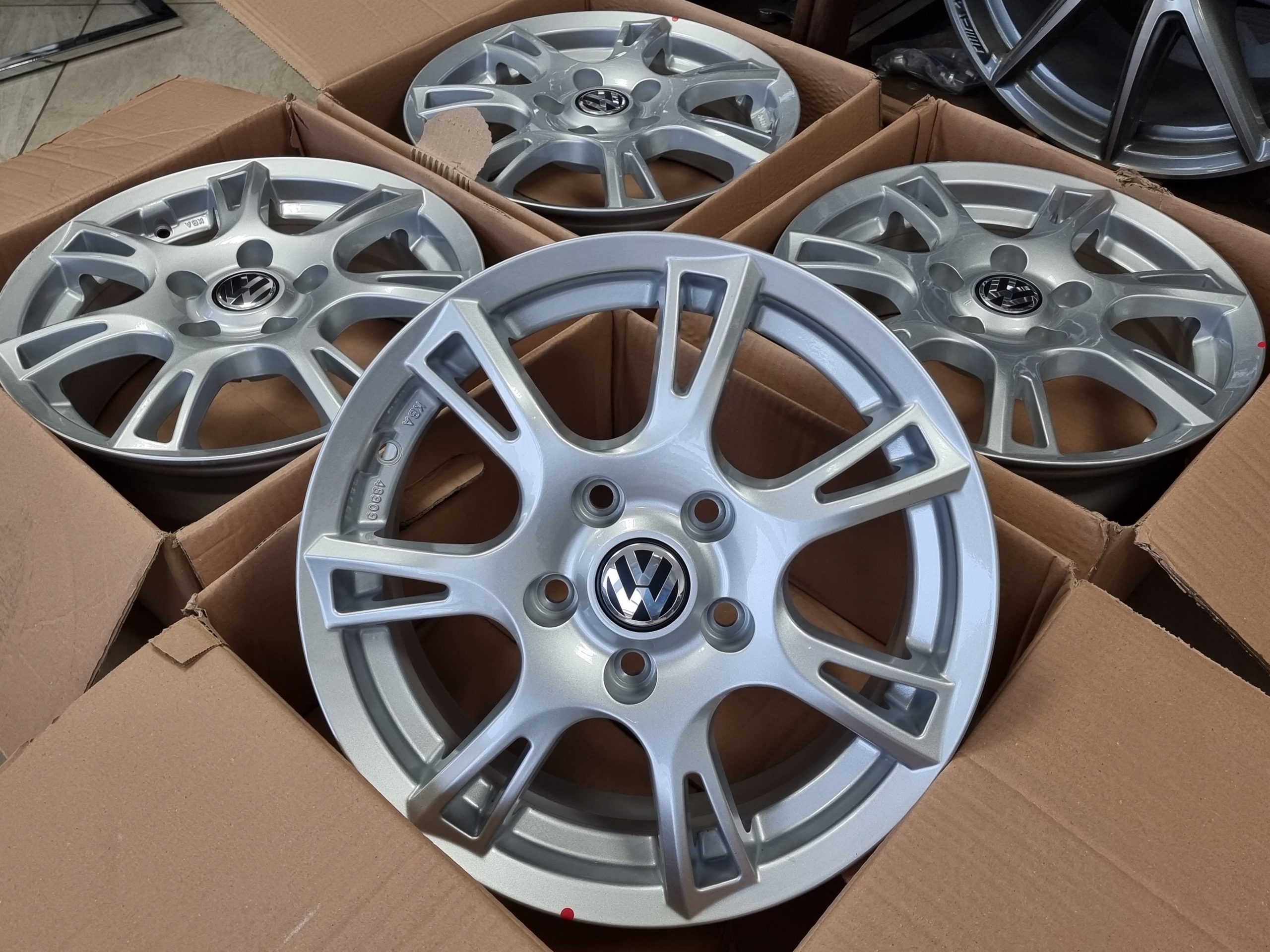 VW Golf Jetta Caddy Touran Tiguan диски 15 дюймов