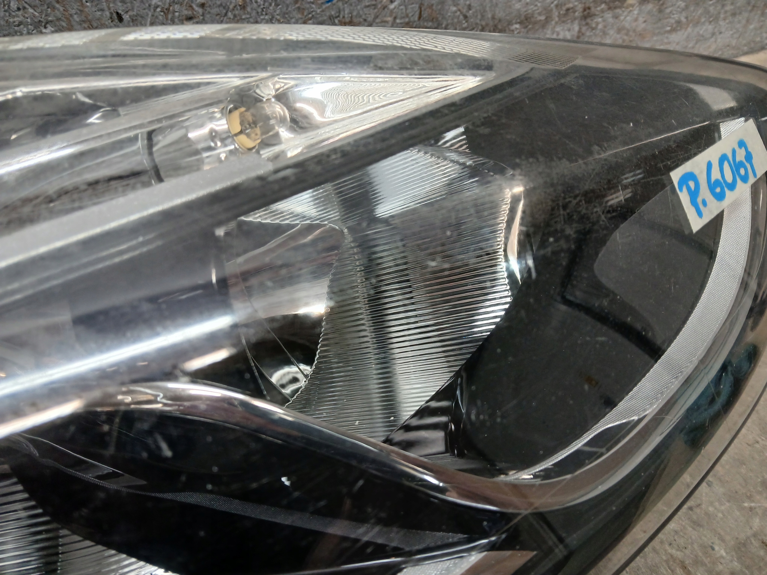 light front right RENAULT CLIO IV 4 260102796R