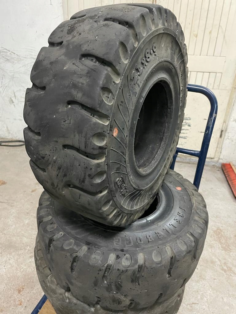 Полная шина 21x8-9 200/75-9 Trelleborg Elite xP