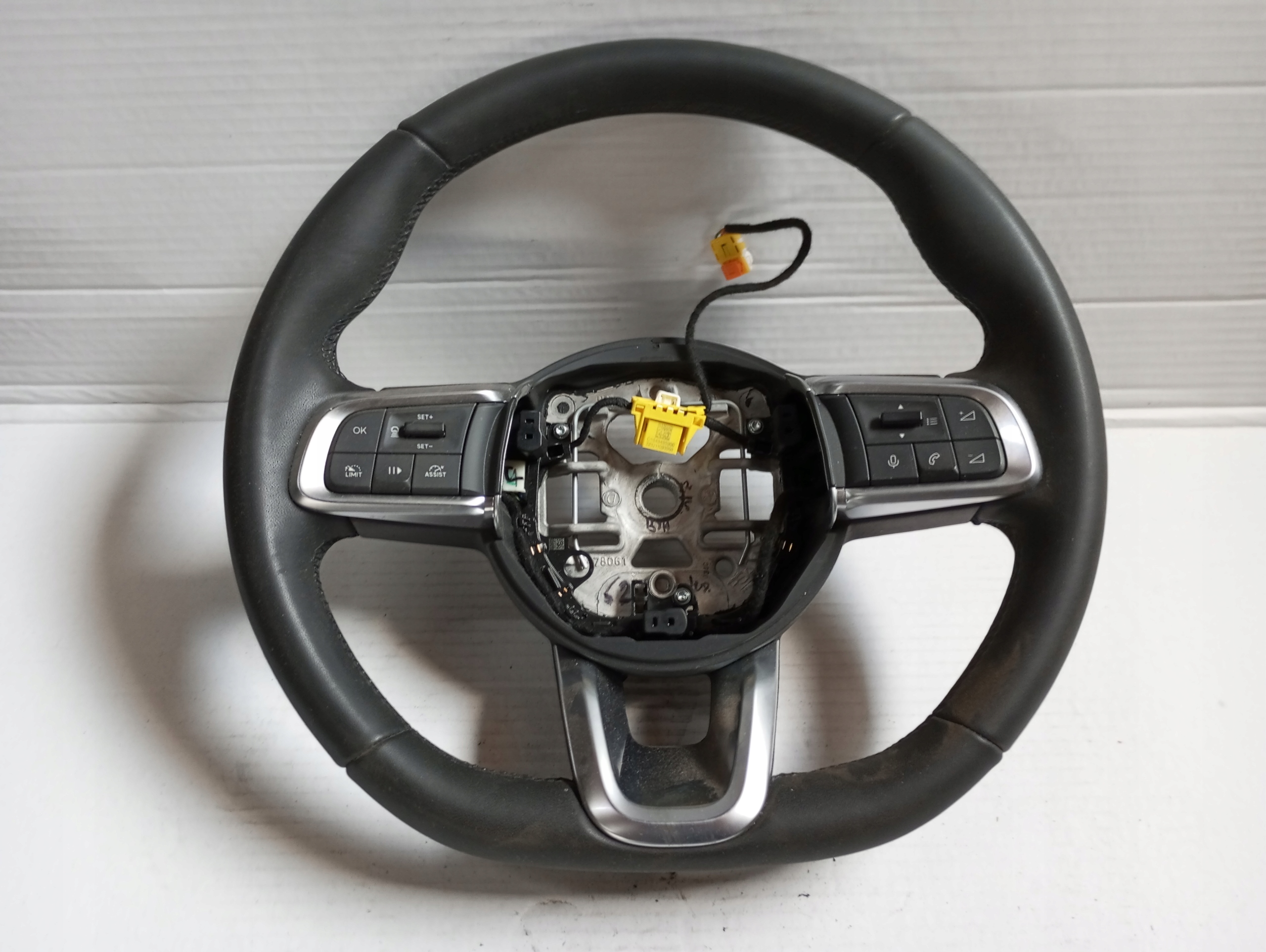 volant JEEP AVENGER