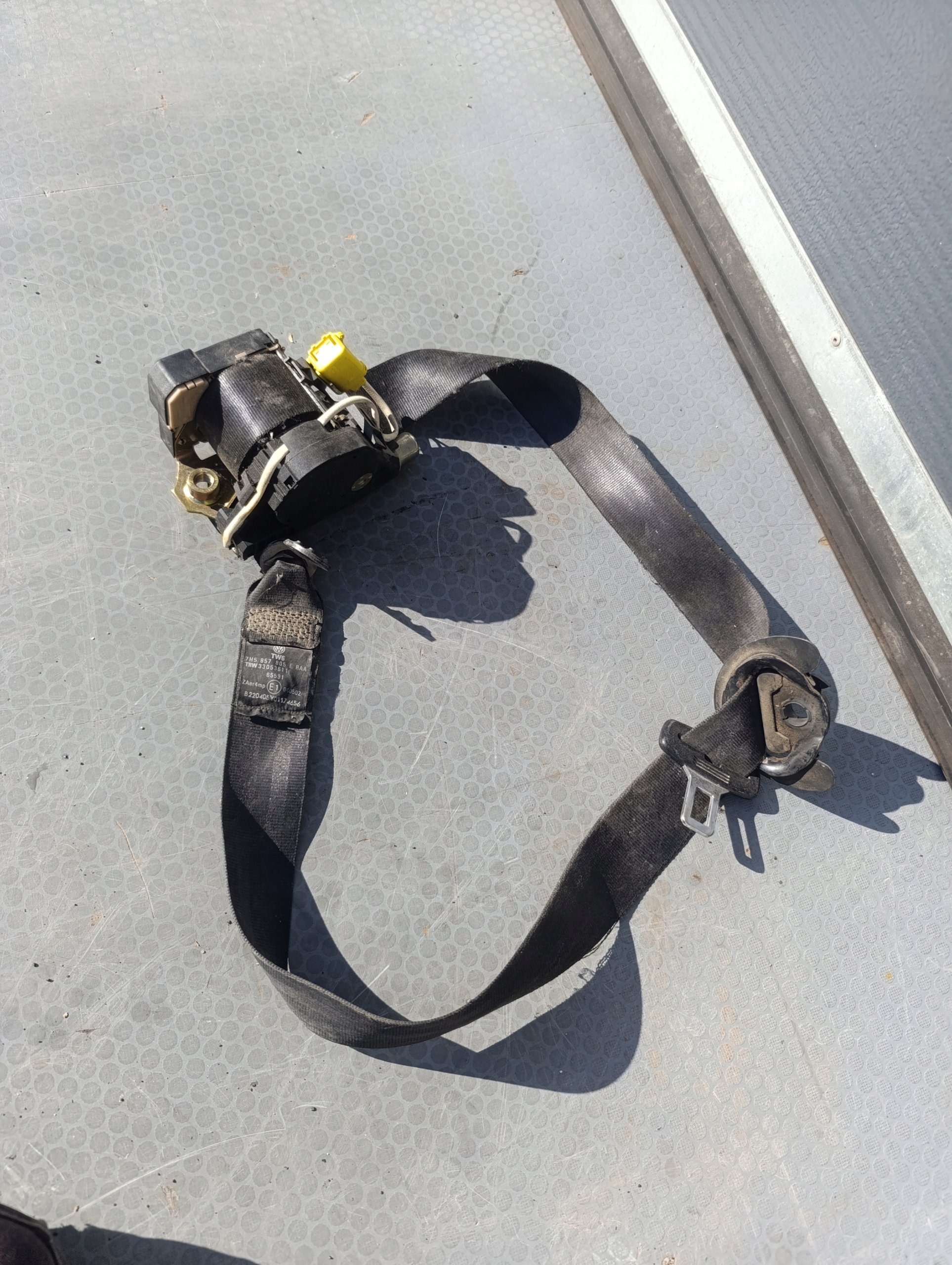 VW T5 Gurten Sicherheits Spanner rechts schwarzer 7H5857805E