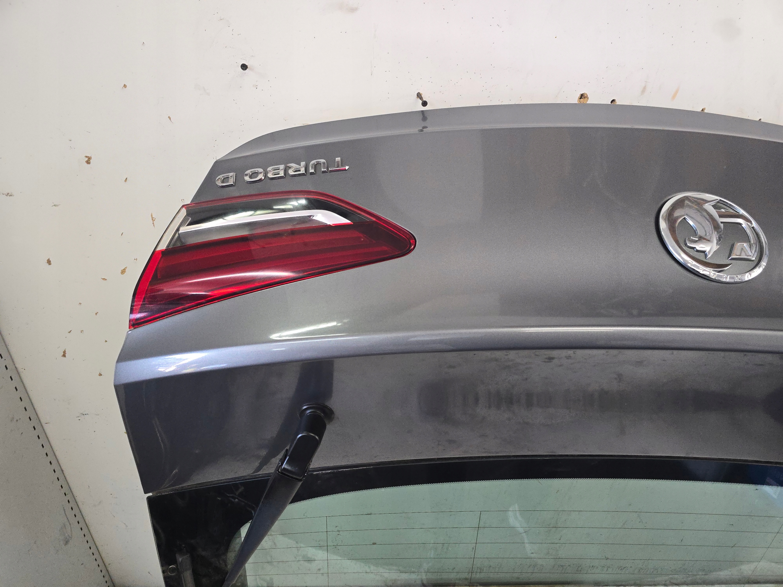 OPEL INSIGNIA B HB trunk door boot Z10B