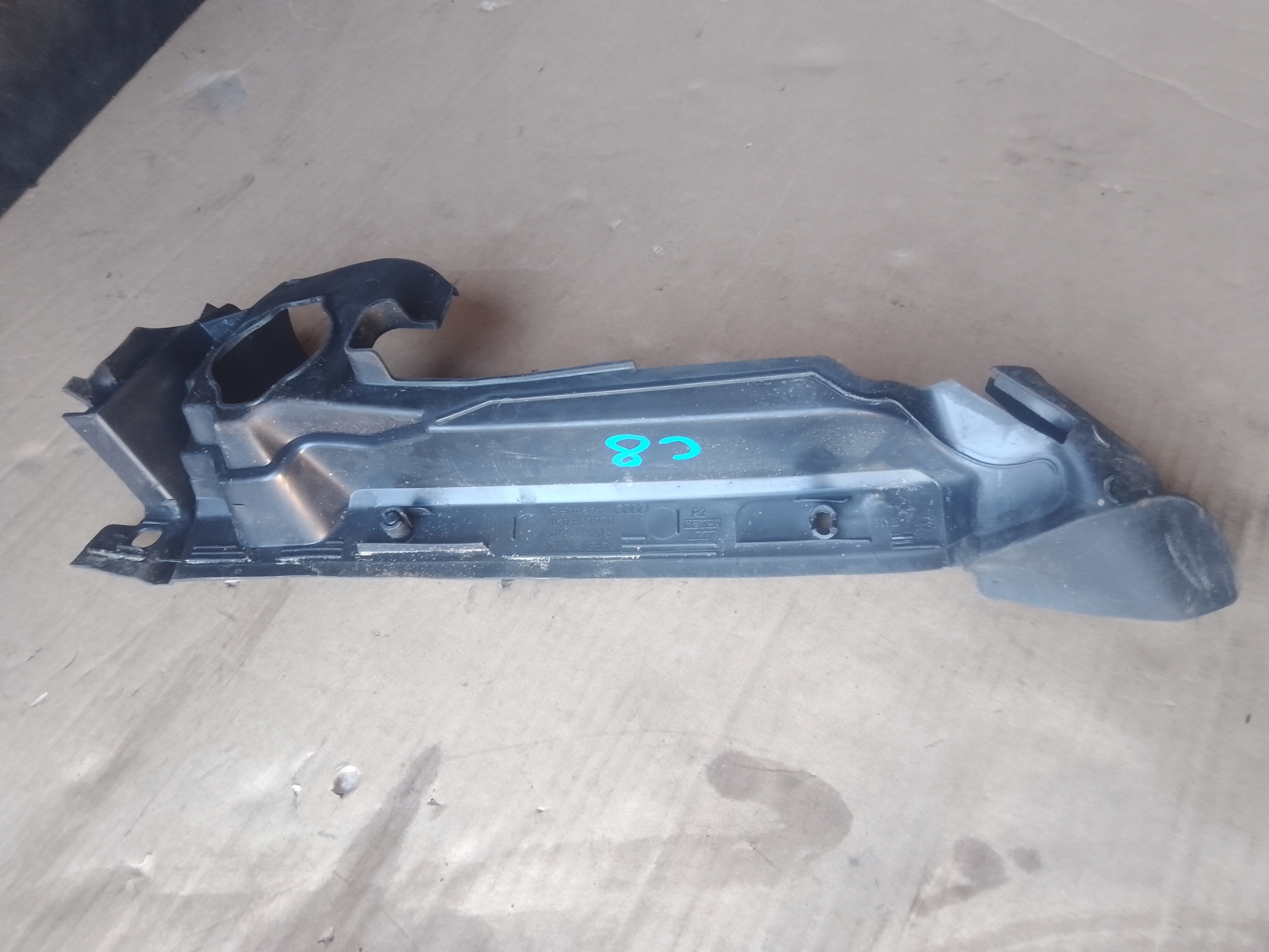 pravá kryt blatníku AUDI A6 4K C8 4K0821170
