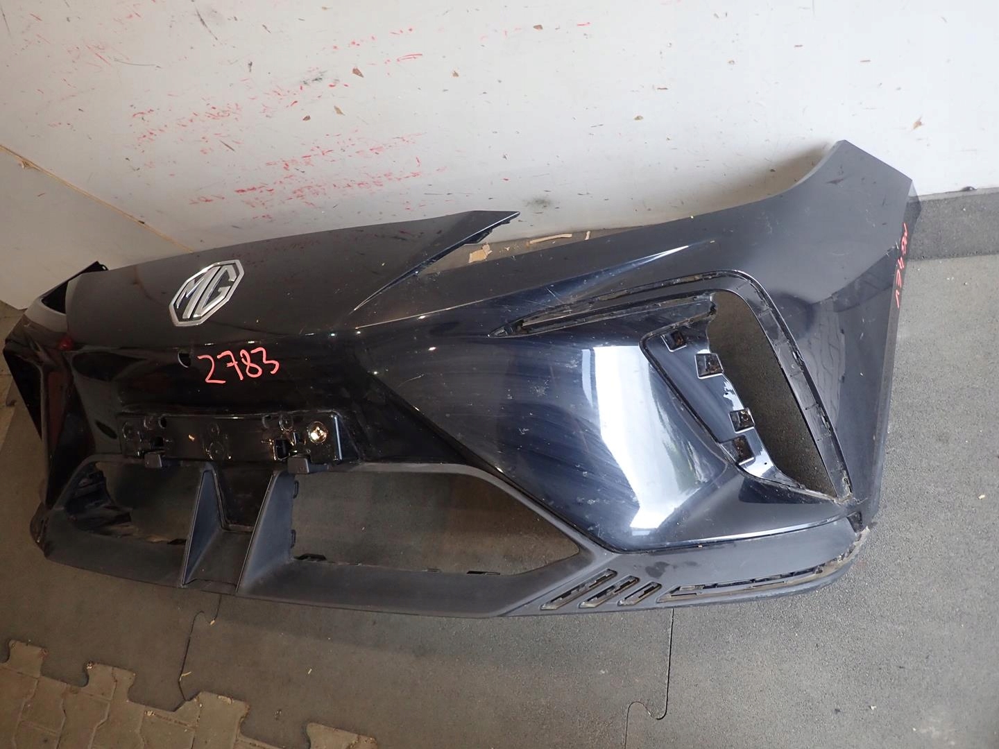 nárazník předek přední MG 4 EV 2022