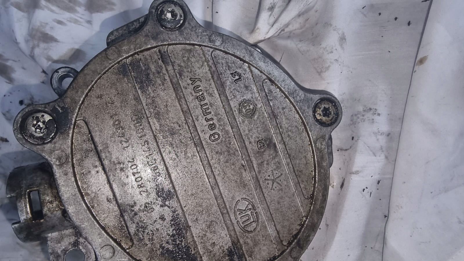 VACUM POMPA AUDI VW BDW 2.4B