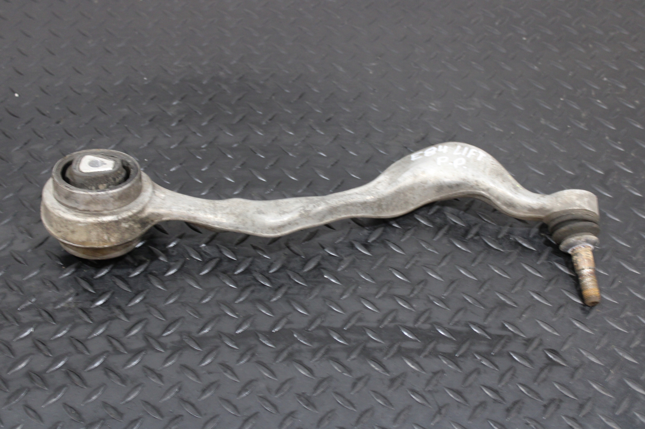 arm right front BMW X1 E84 LIFT LCI