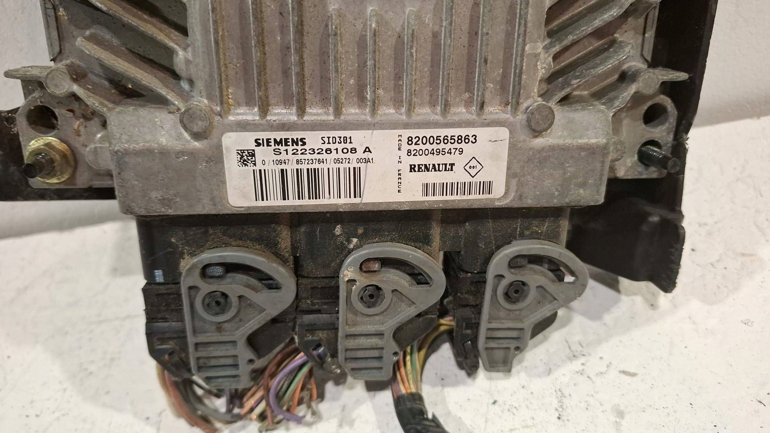 control unit of the engine computer S122326108A Renault Megane II Scenic II 1.5 DCI