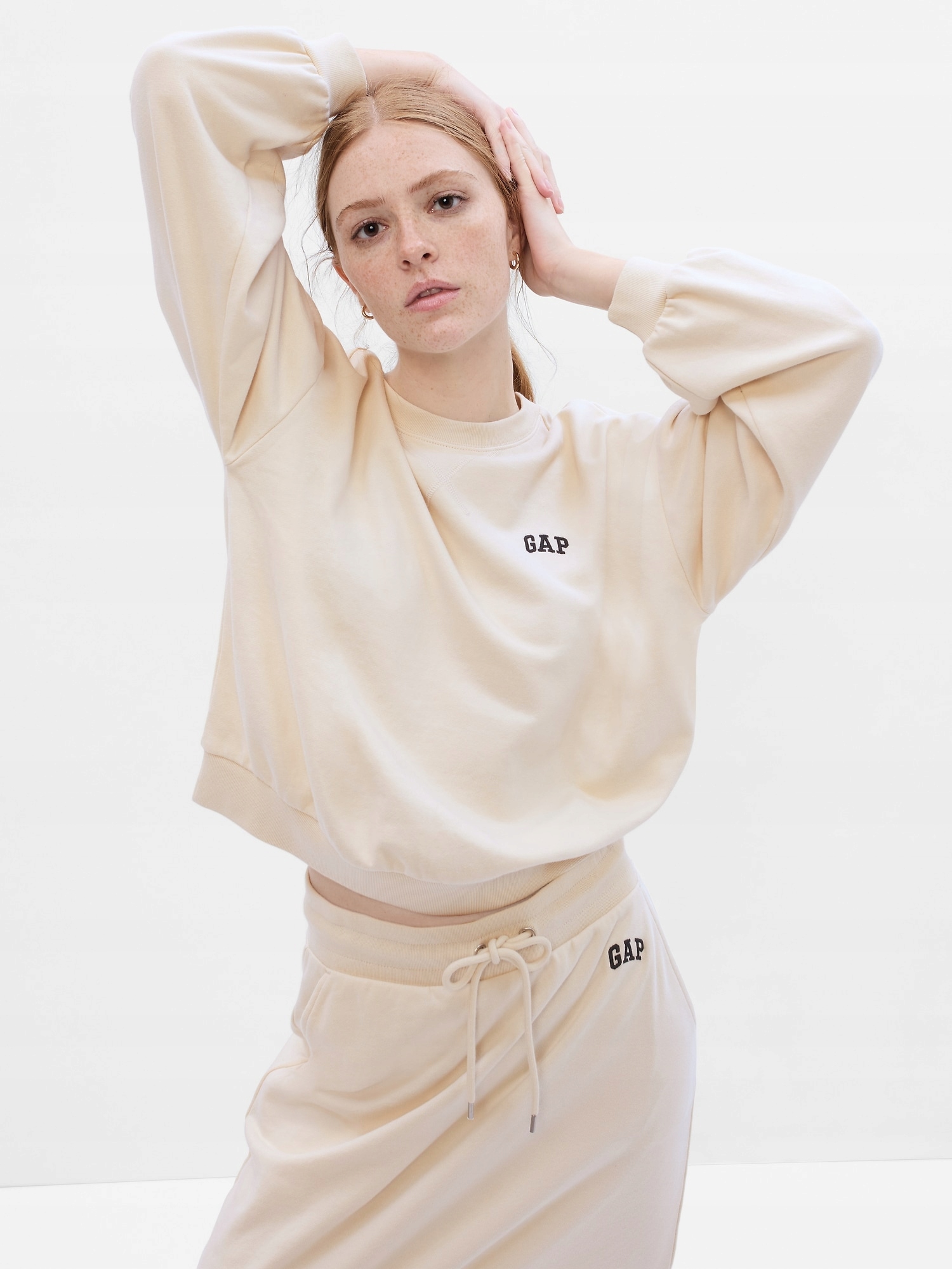 Gap Mikina s mini logem béžová