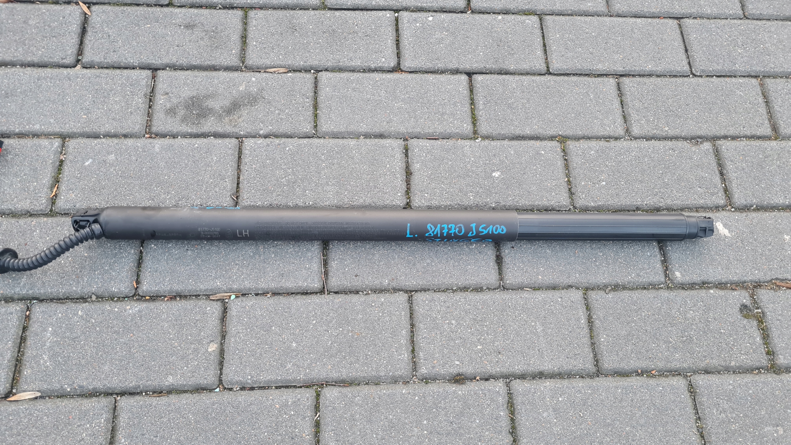 SIŁOWNIK KLAPY TYŁ LEWY 81770-J5100 KIA STINGER